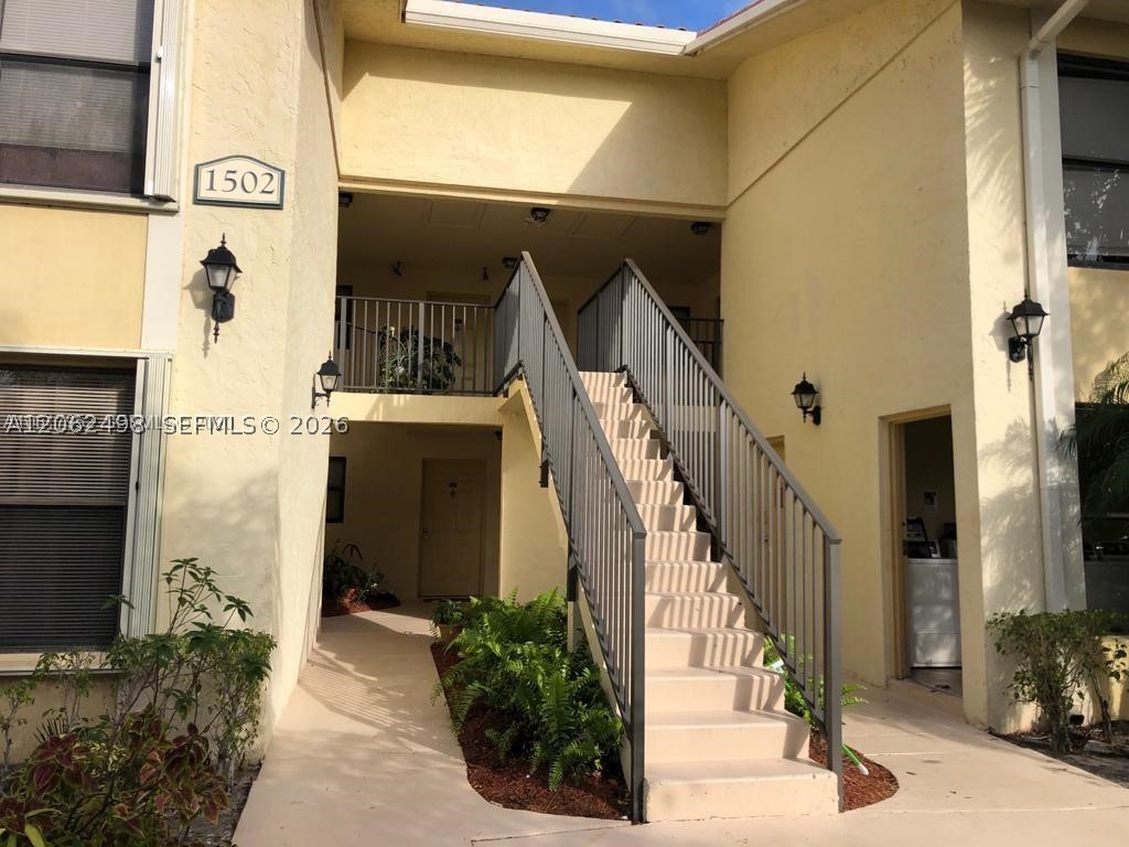 1502 Lake Crystal Dr A Property Photo 14