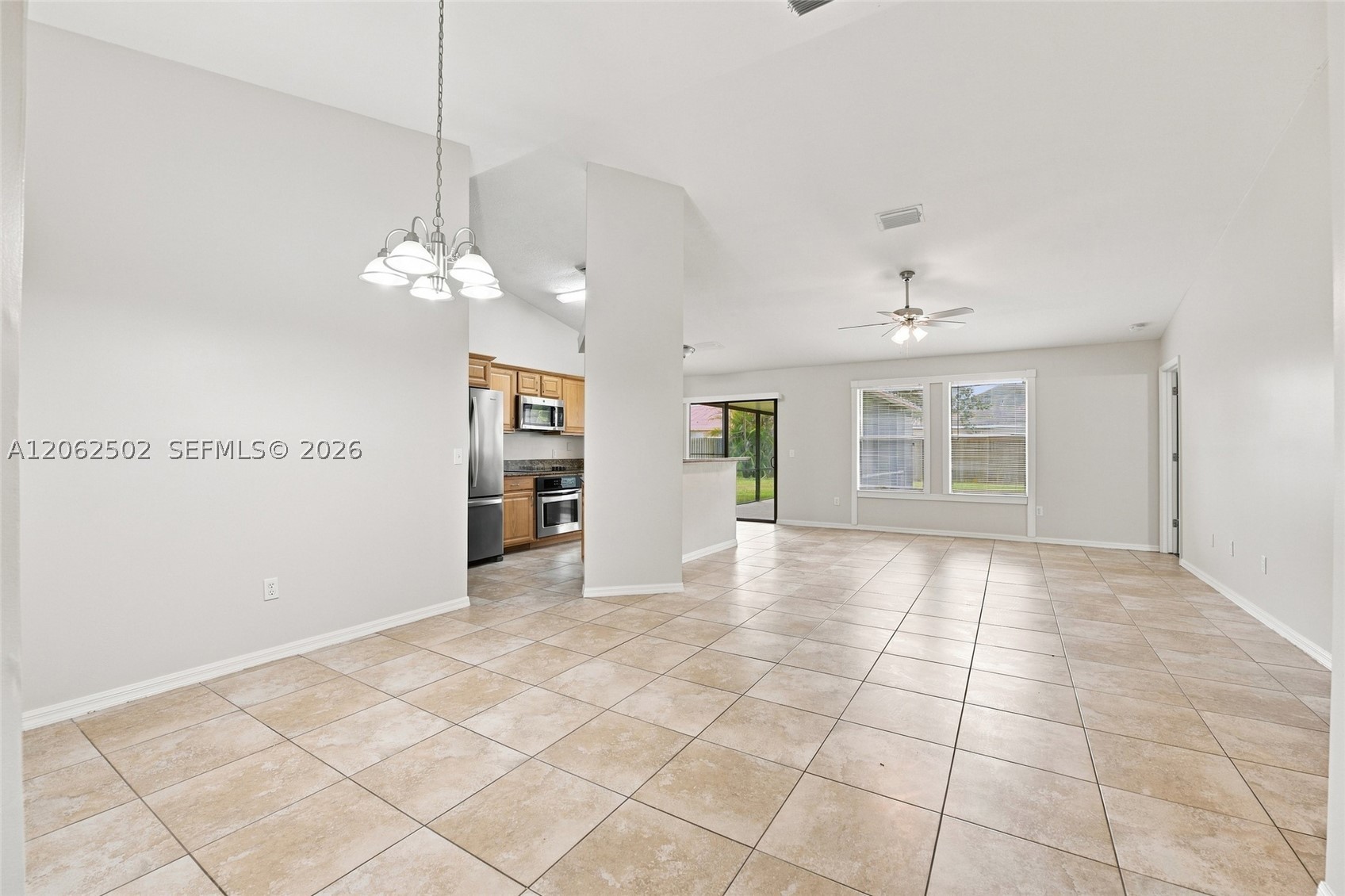 1262 Sw Lawndale Ave Property Photo 6