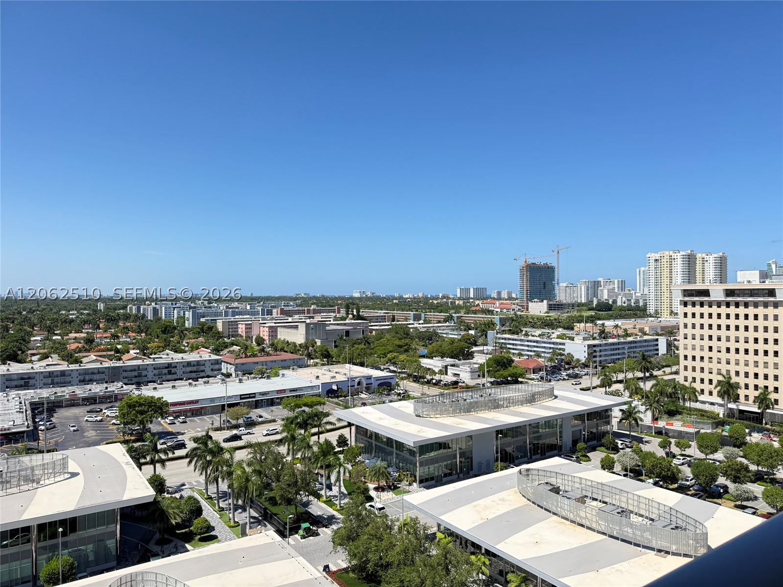 1170 E Hallandale 1106 Property Photo 16