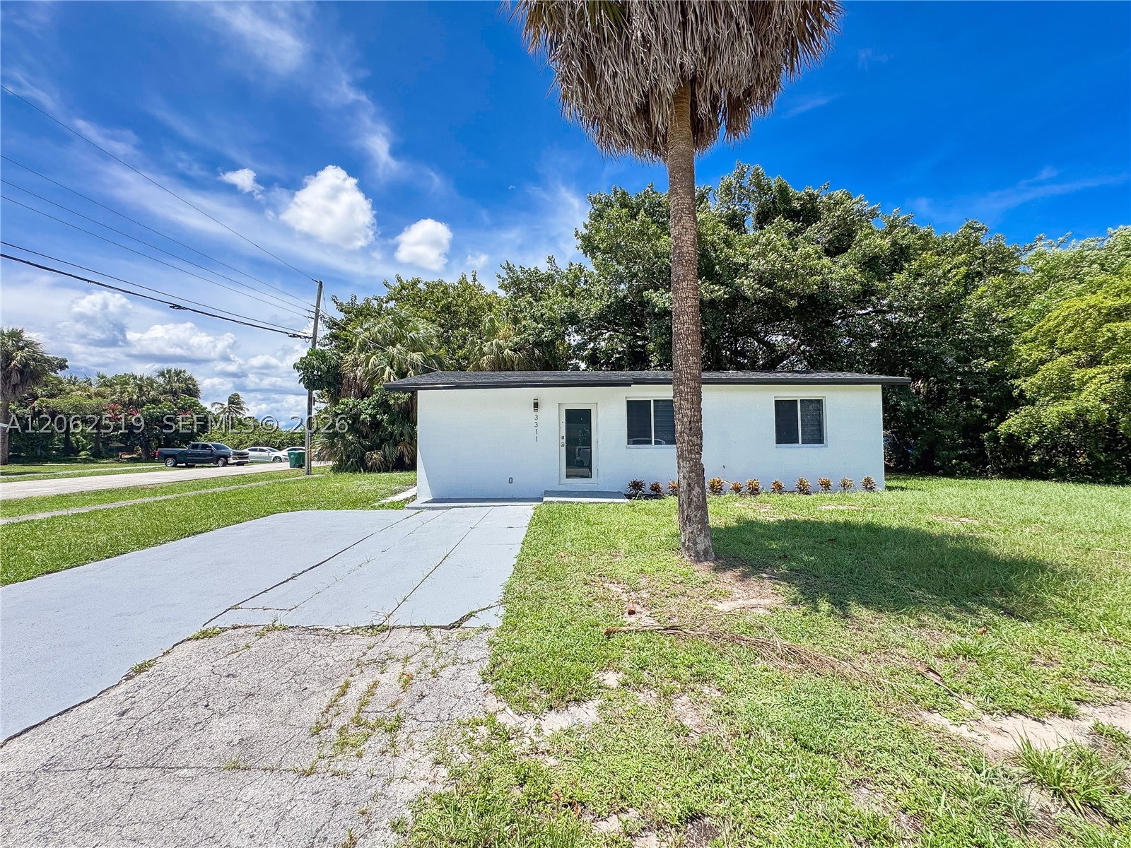 3311 Nw 9th St Property Photo 1