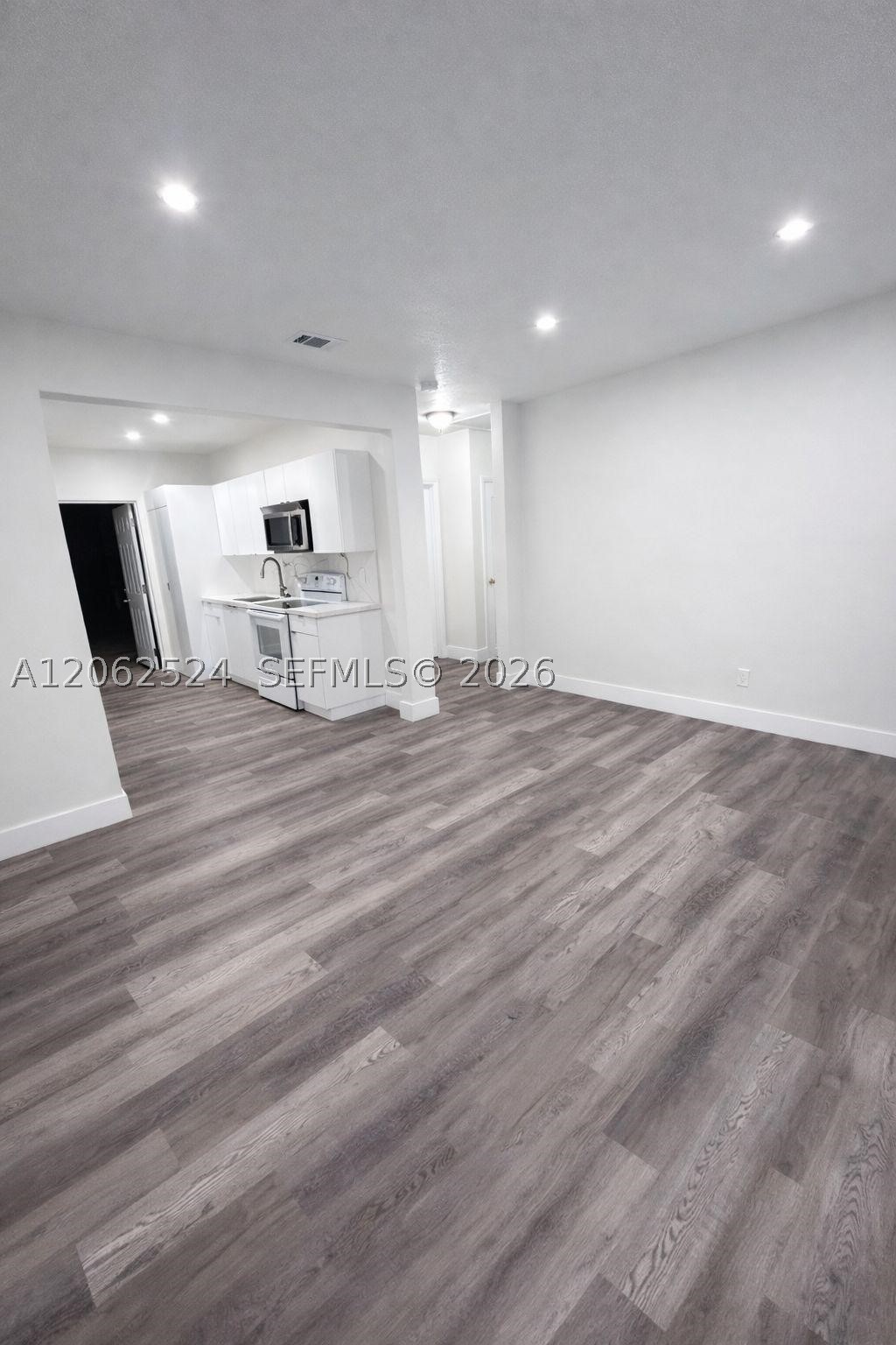 2931 Nw 47th St 3 Property Photo 6