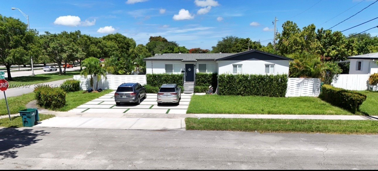 2401 Sw 83rd Ave Property Photo 2