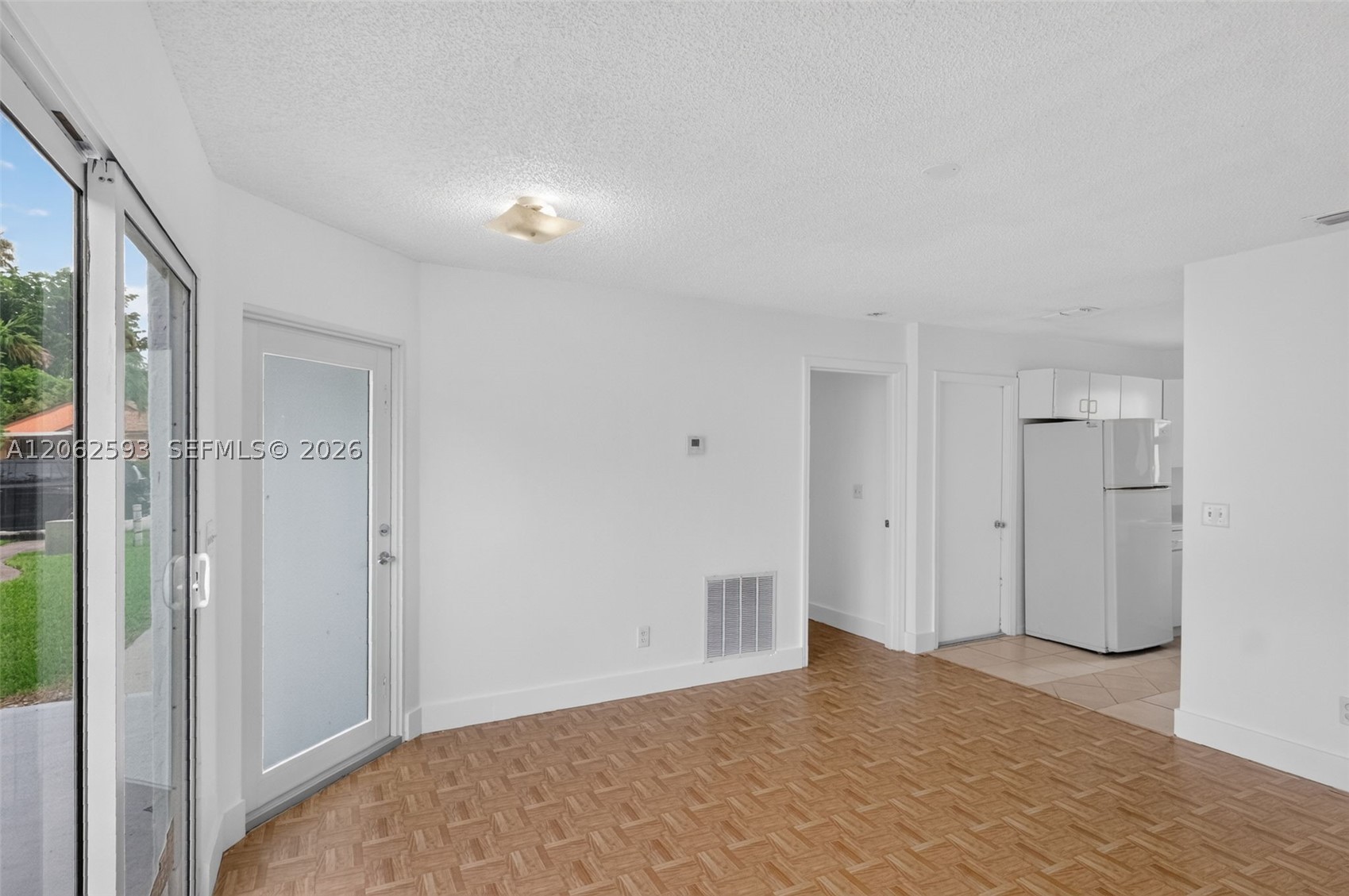 941 Sw 7th Pl Property Photo 6