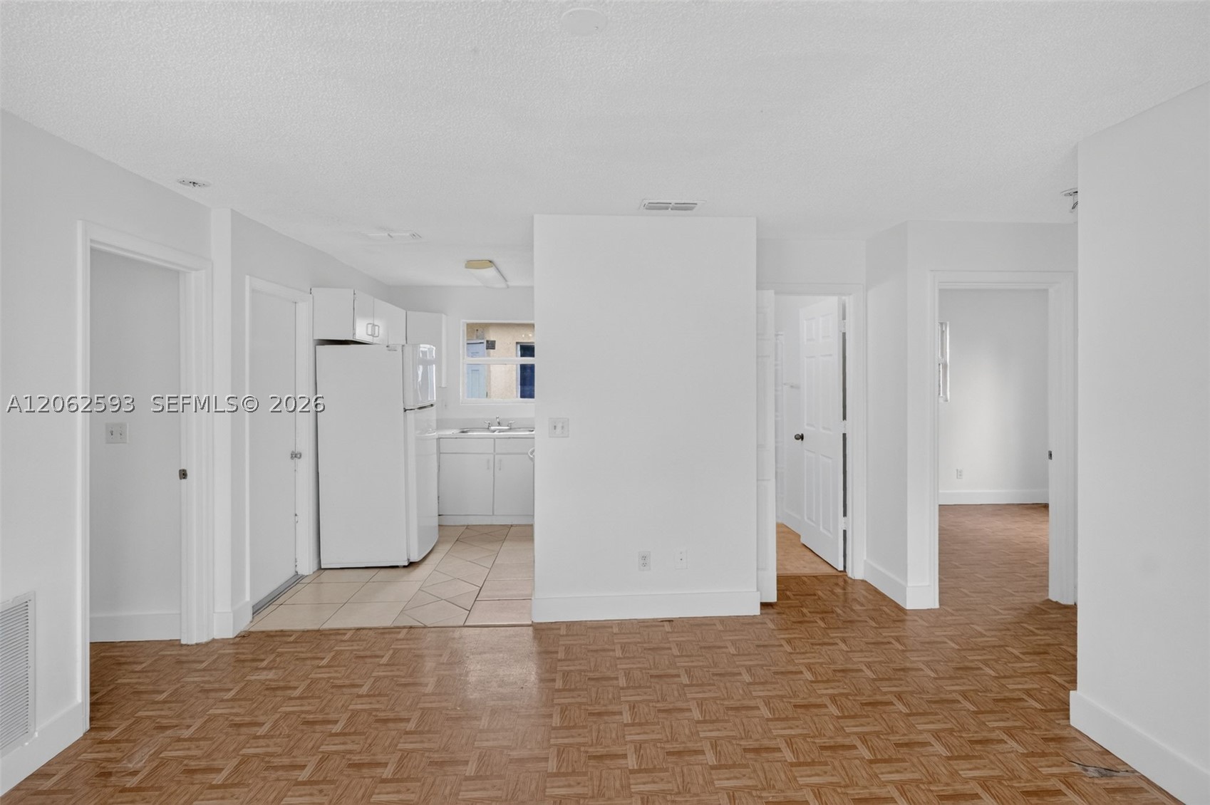 941 Sw 7th Pl Property Photo 8