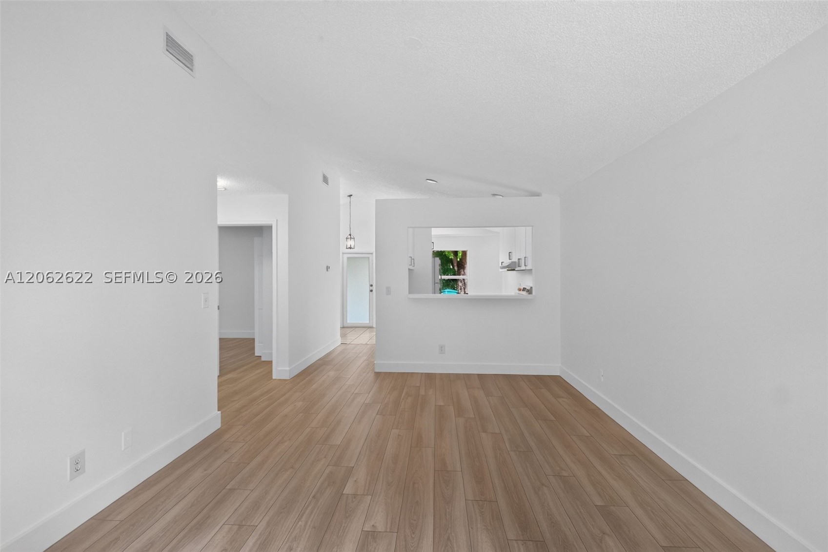 792 Sw 9th St Property Photo 11