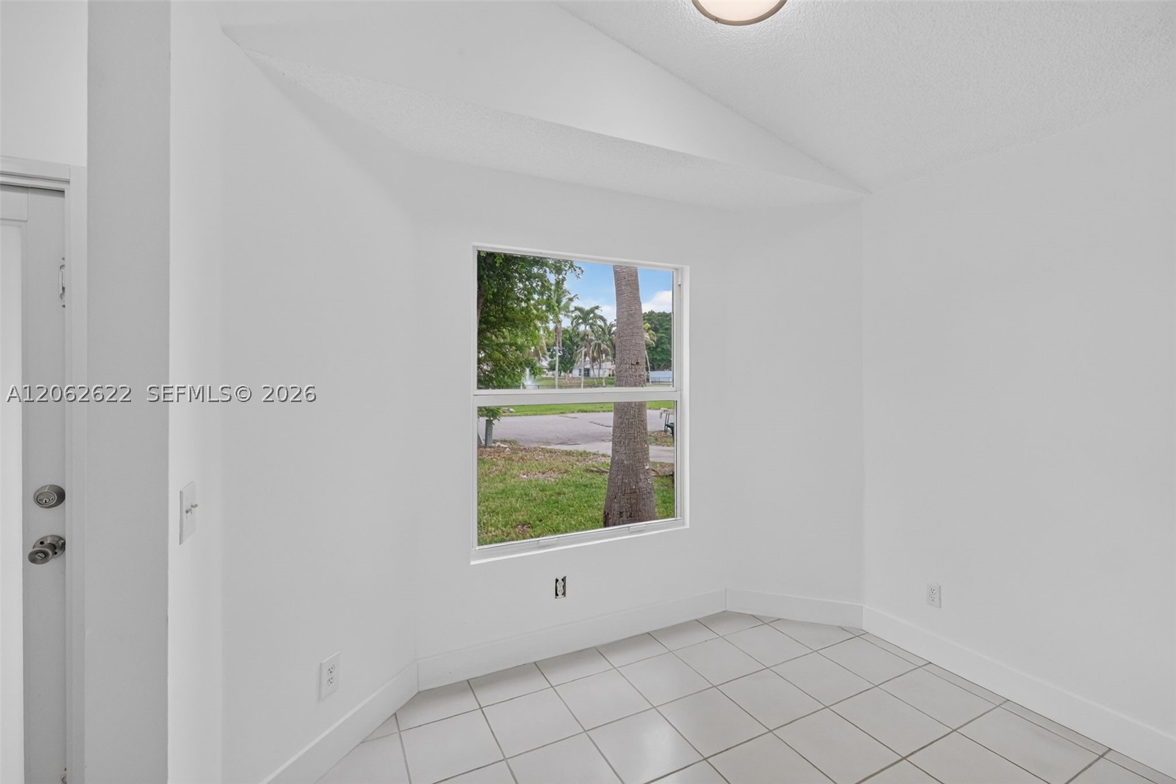 792 Sw 9th St Property Photo 14