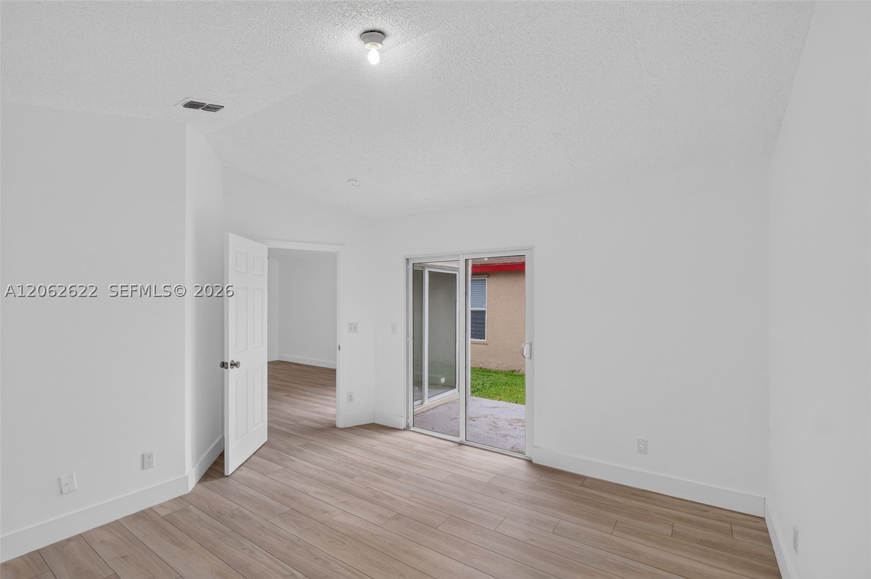 792 Sw 9th St Property Photo 18
