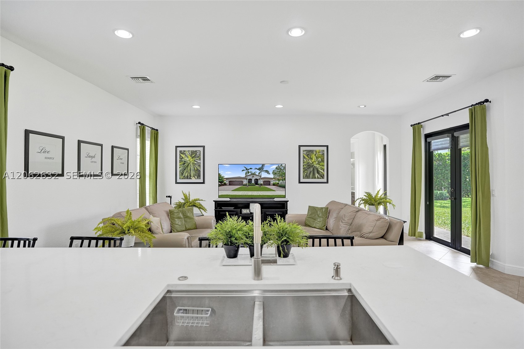 9000 Lakeview Place Property Photo 11
