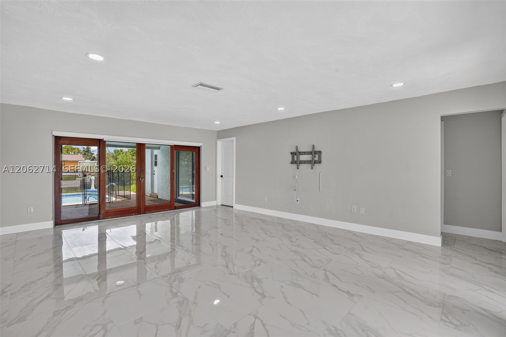 9531 Nw 20th Pl Property Photo 6