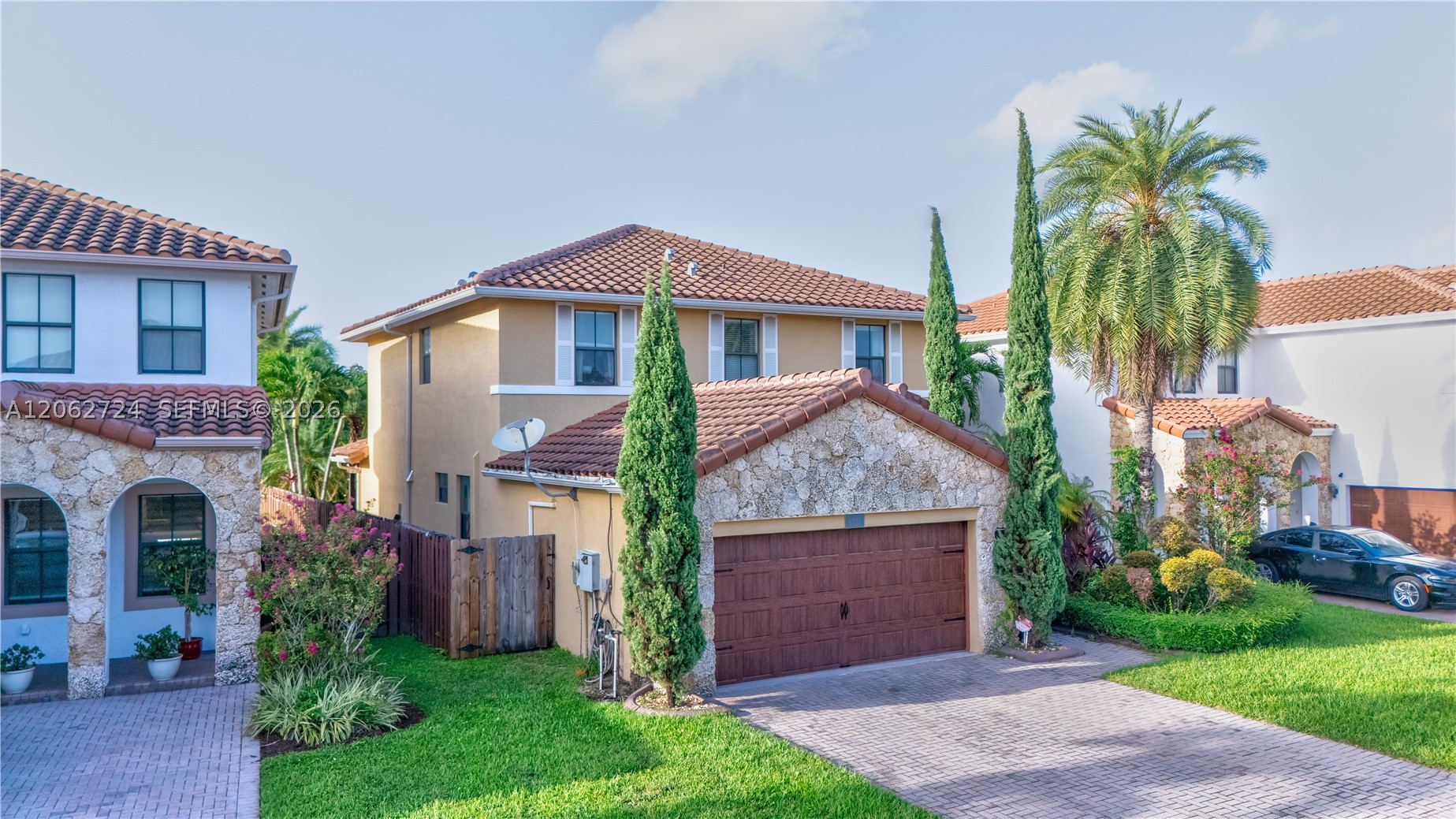 A12062724 Property Photo 3