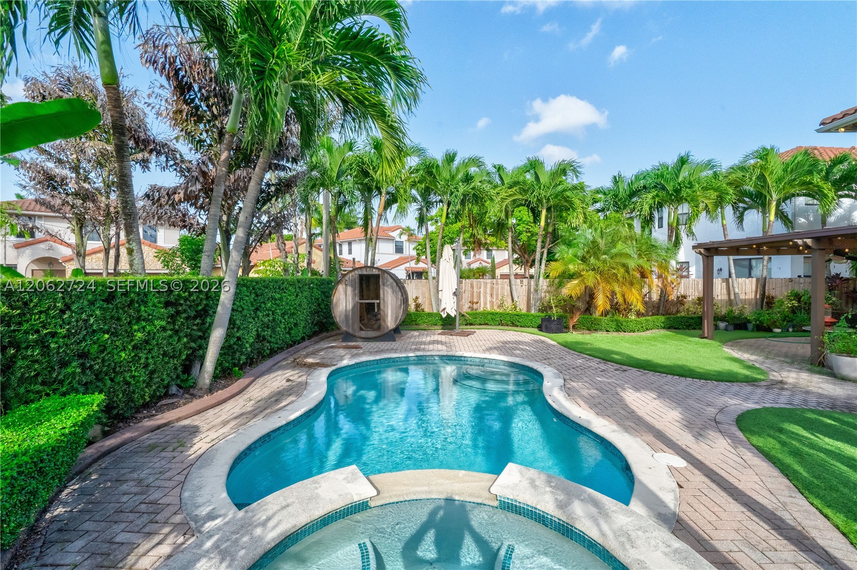 A12062724 Property Photo 28