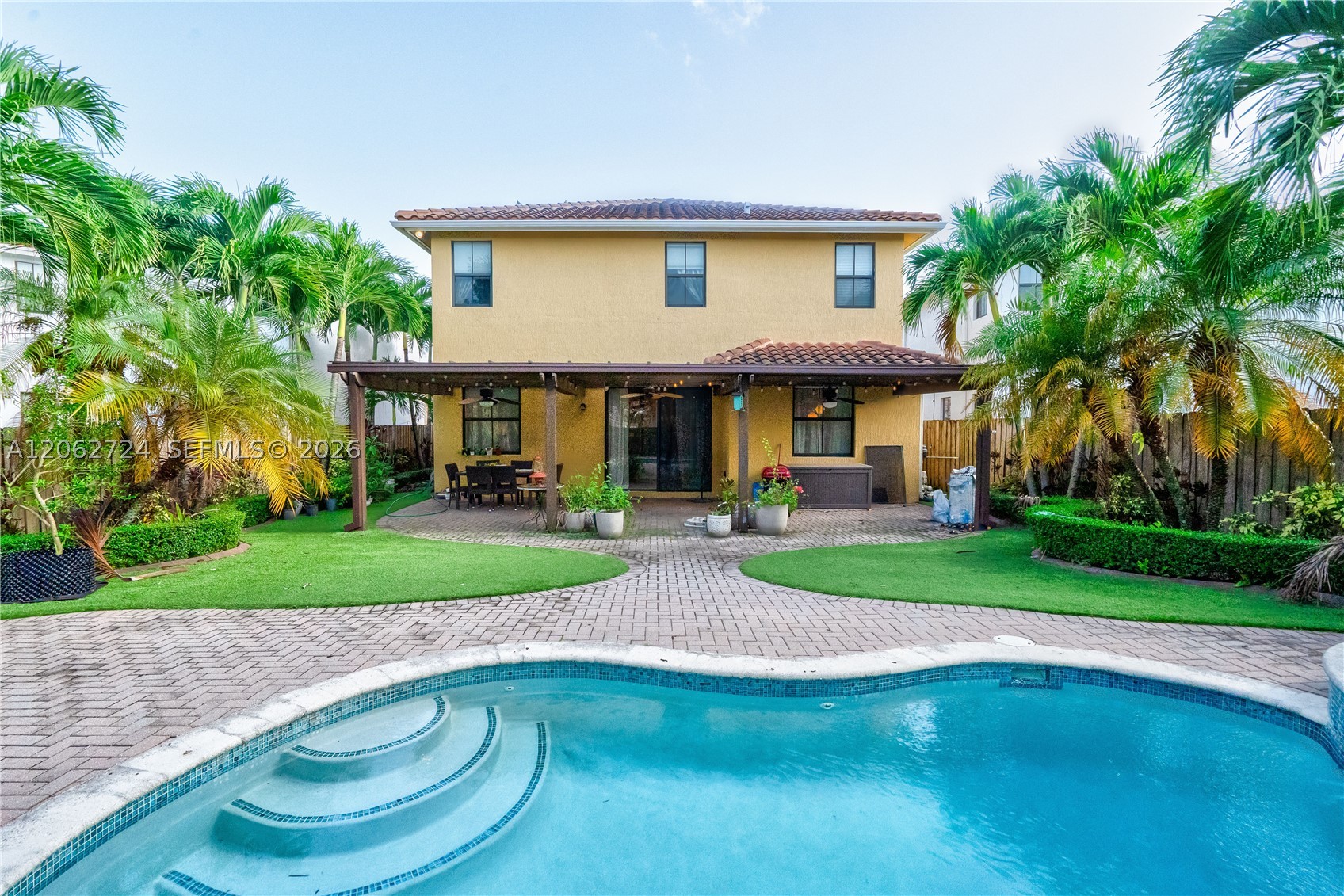 A12062724 Property Photo 29