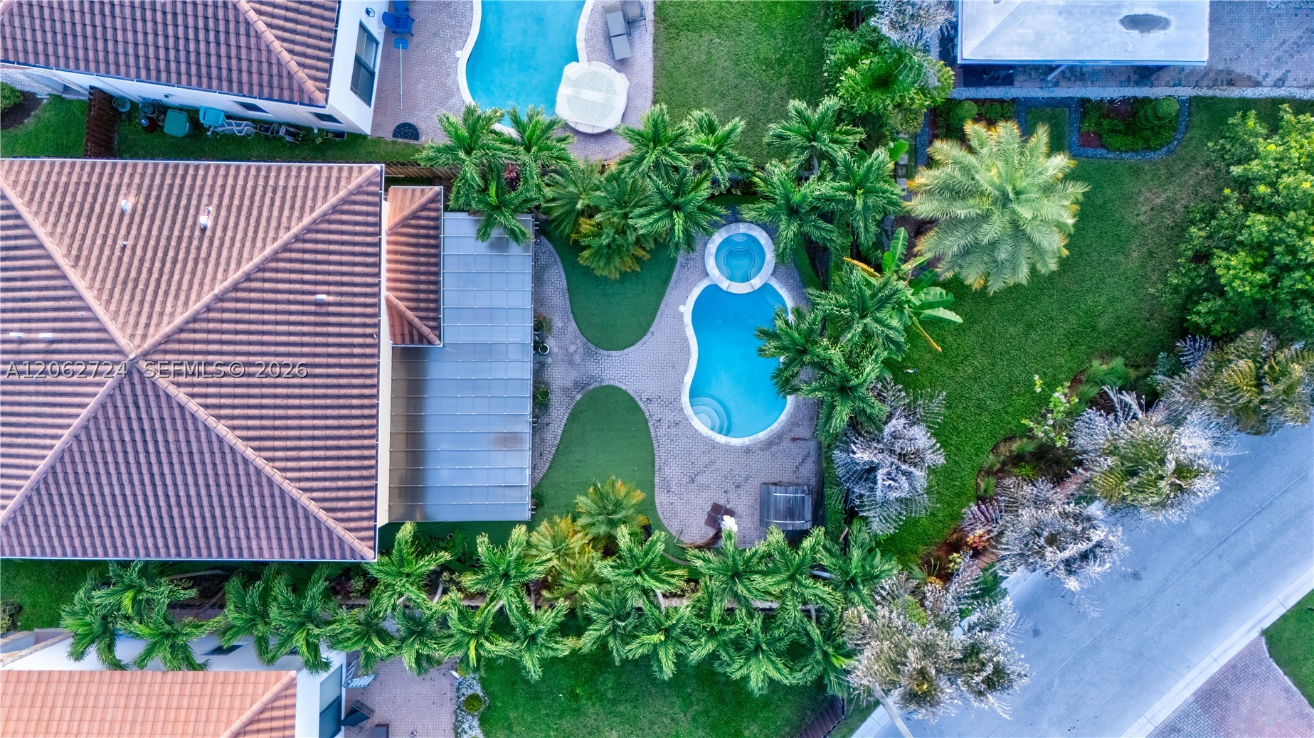A12062724 Property Photo 33