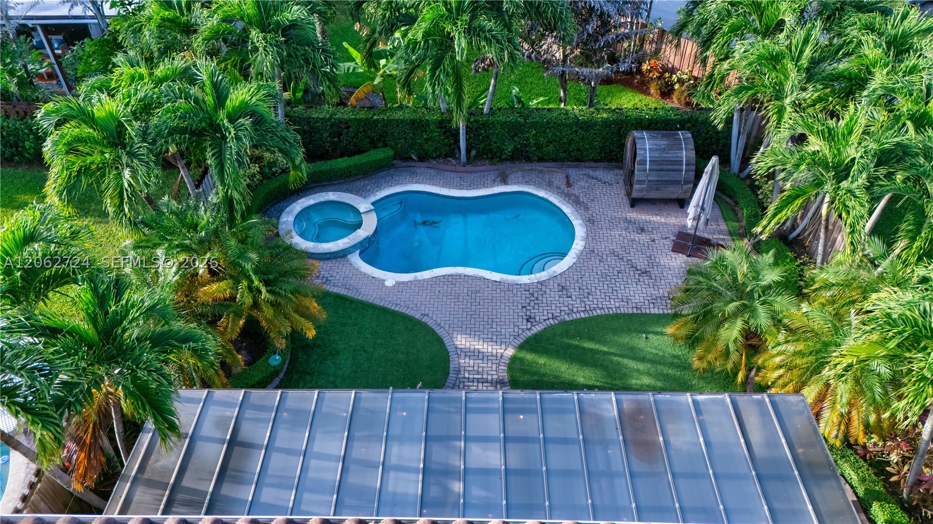 A12062724 Property Photo 36