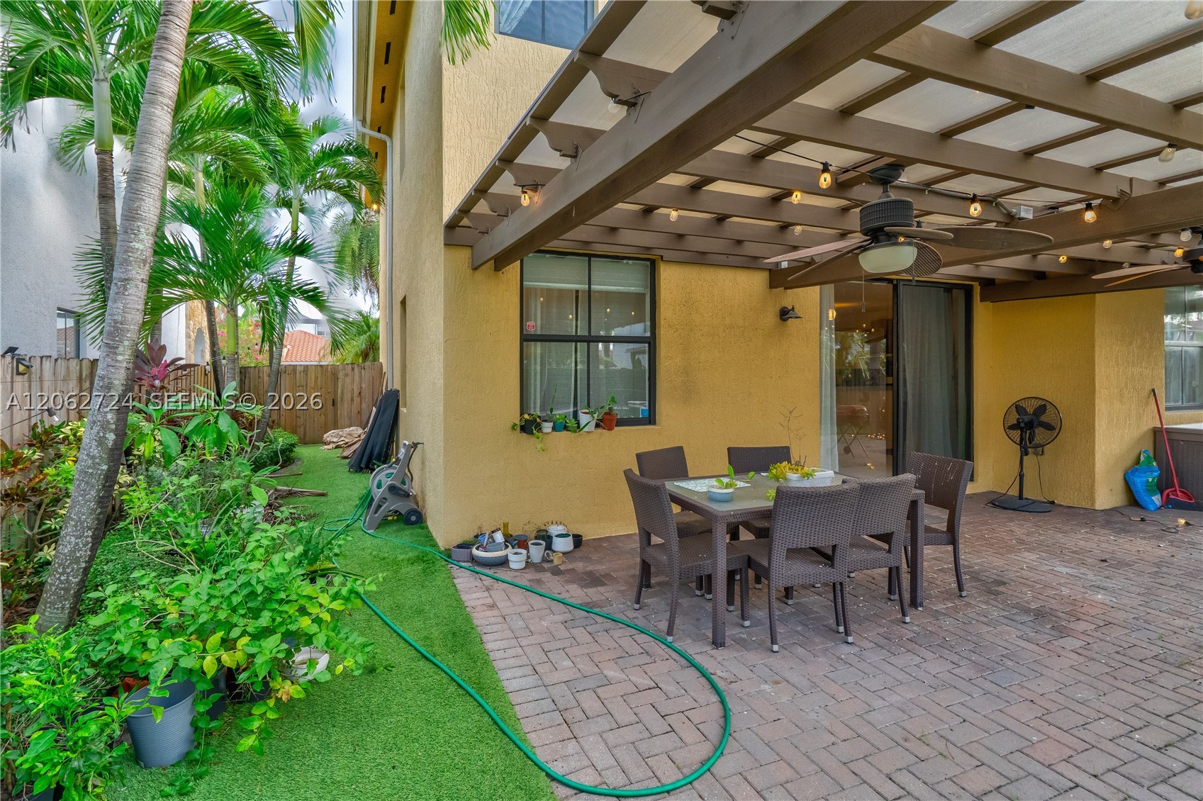 A12062724 Property Photo 38