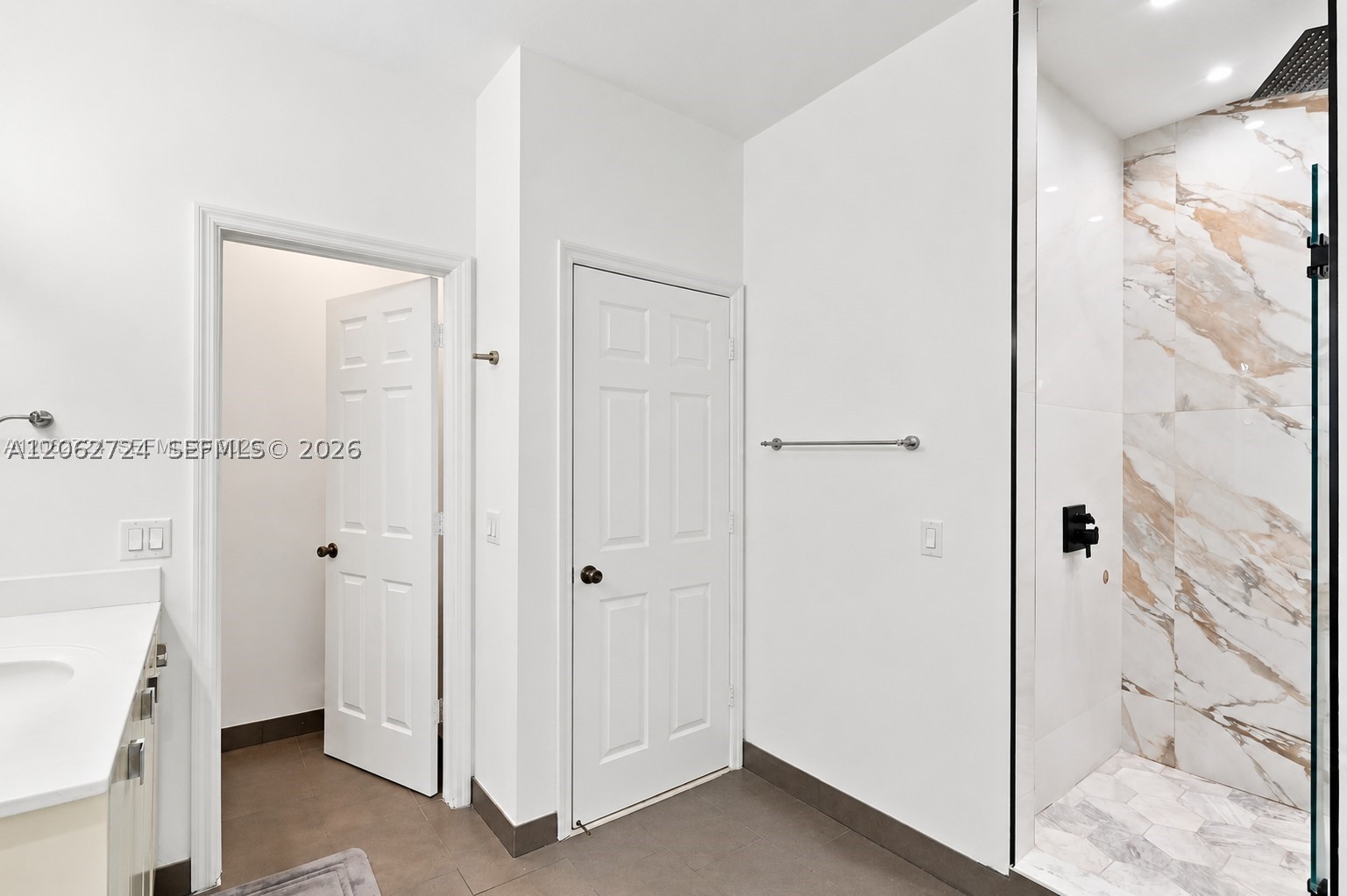 A12062724 Property Photo 48