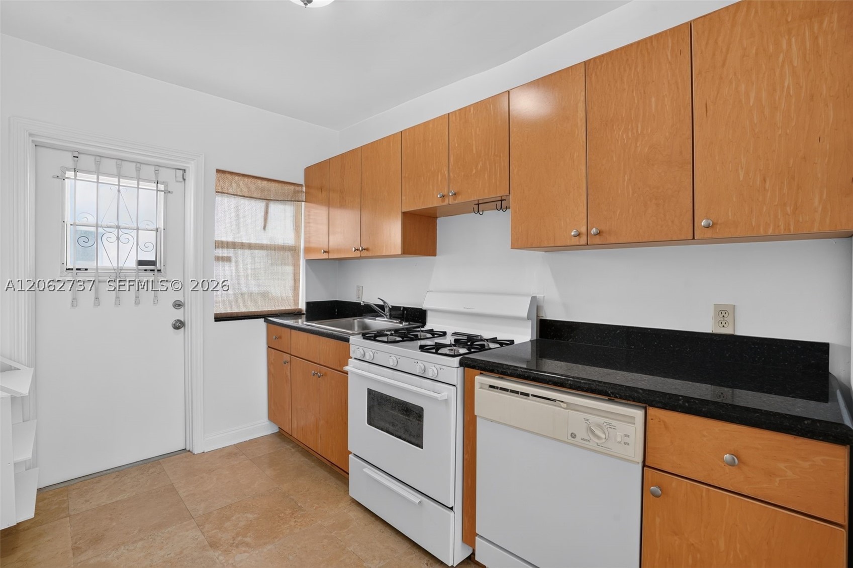 1027 Euclid Ave 4 Property Photo 1