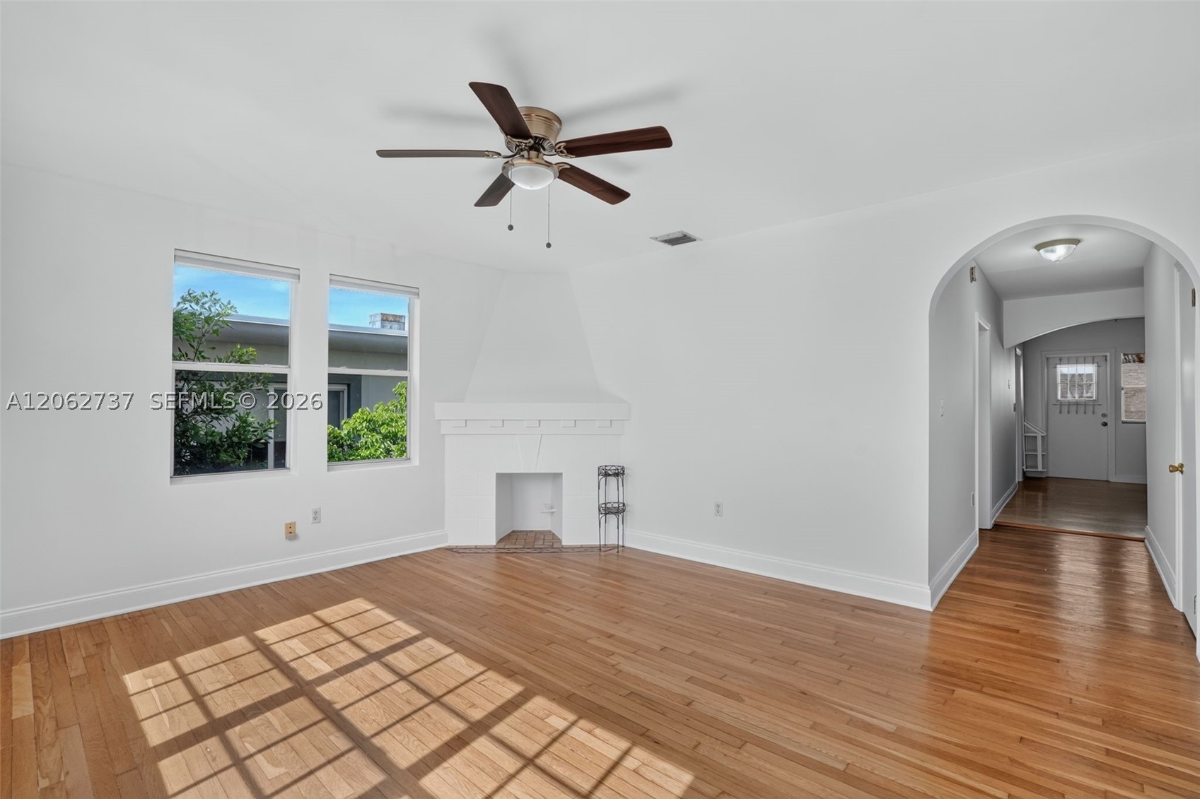 1027 Euclid Ave 4 Property Photo 4