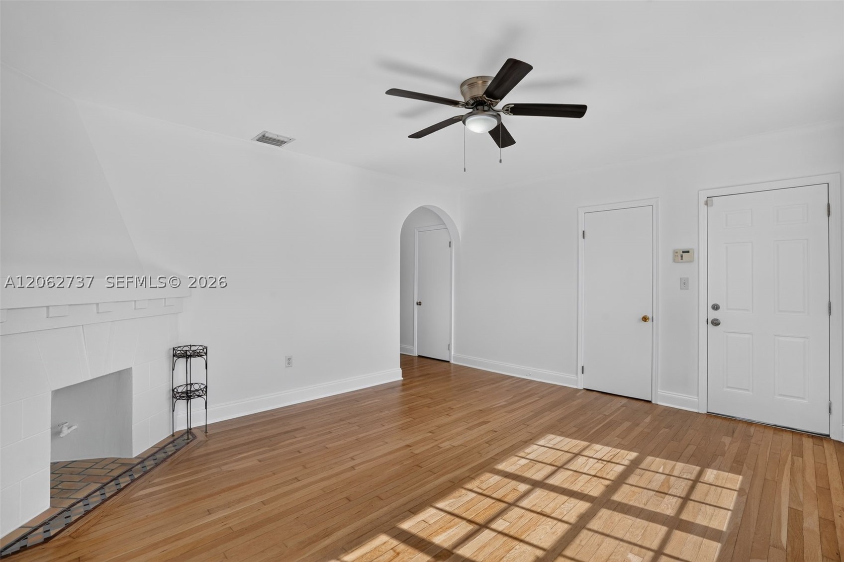 1027 Euclid Ave 4 Property Photo 5
