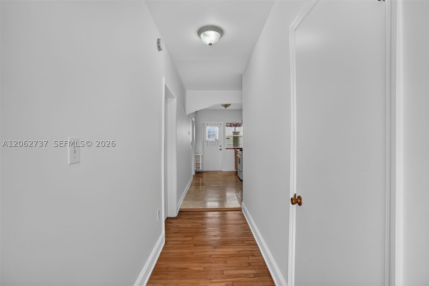 1027 Euclid Ave 4 Property Photo 8