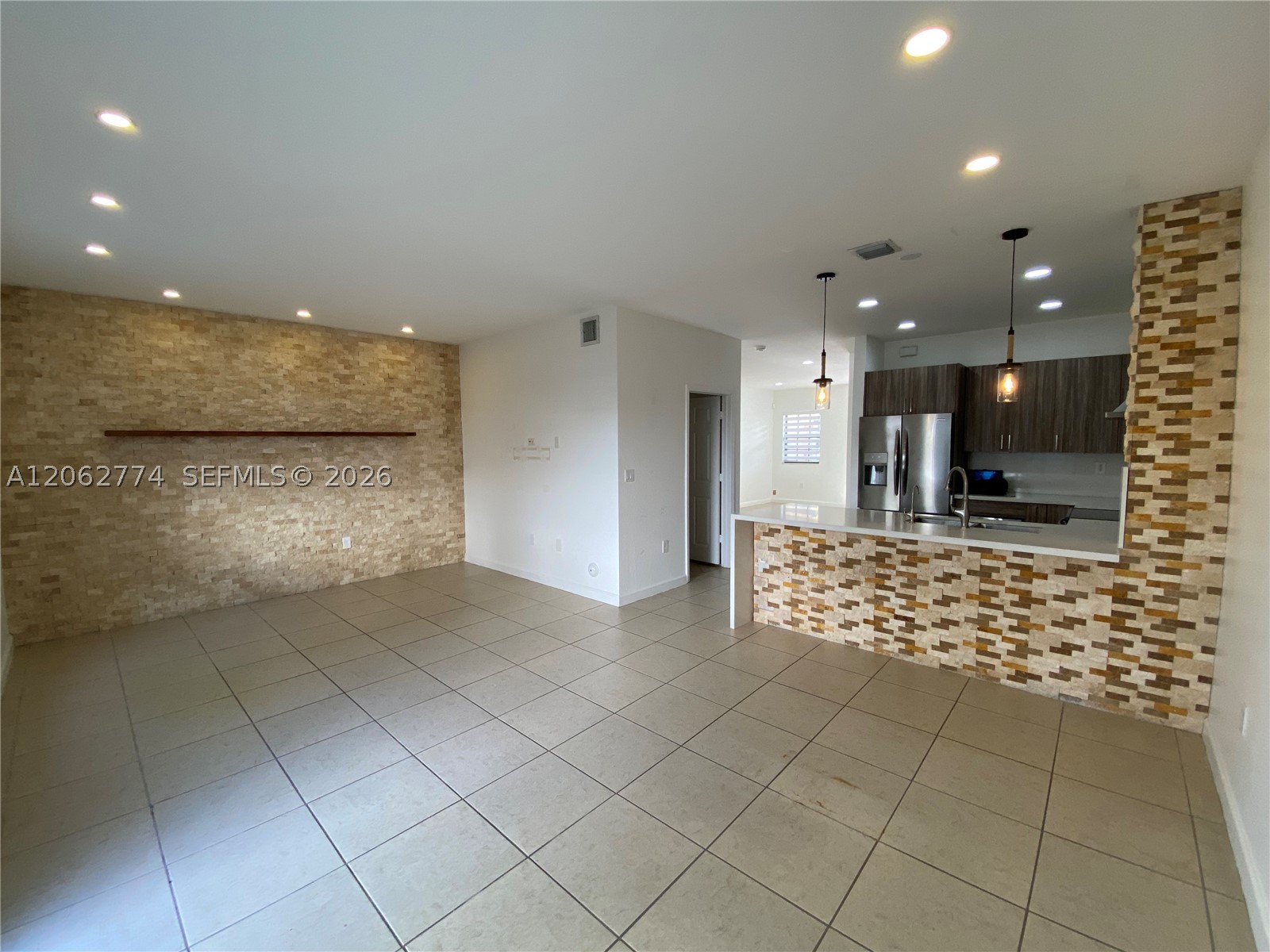 343 Ne 37th Ter Property Photo 11