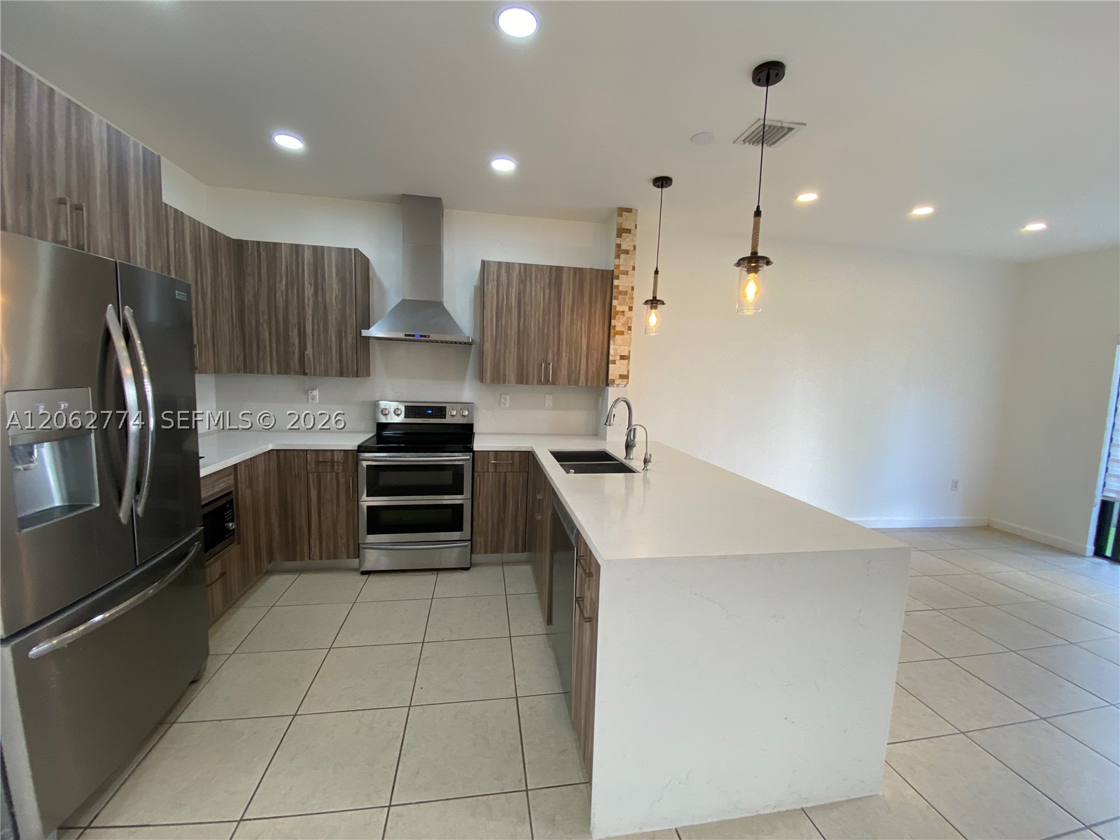 343 Ne 37th Ter Property Photo 13