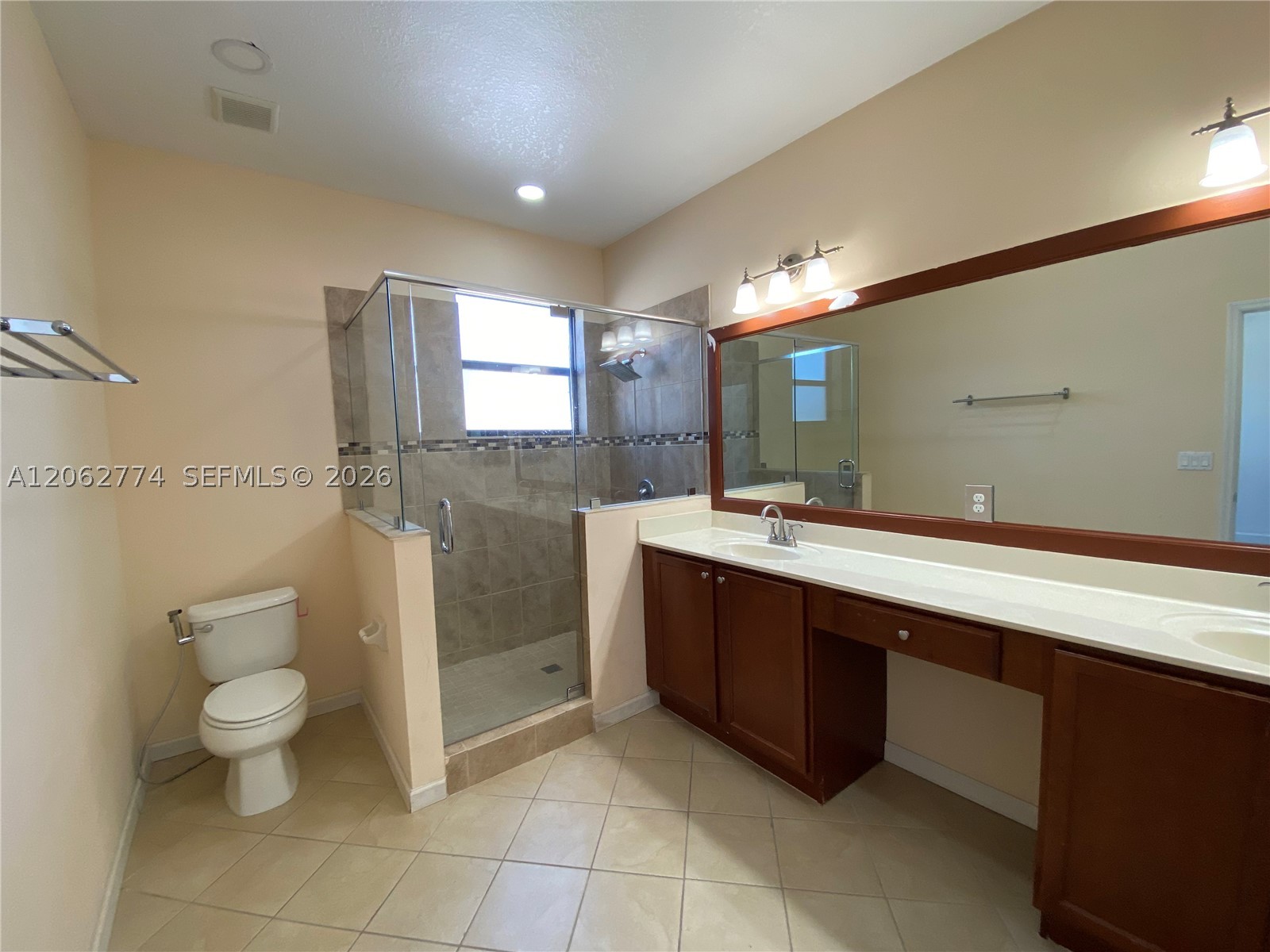 343 Ne 37th Ter Property Photo 25