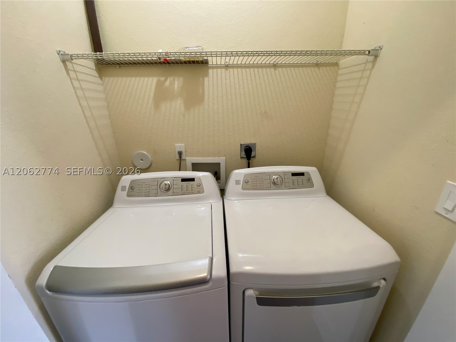 343 Ne 37th Ter Property Photo 30