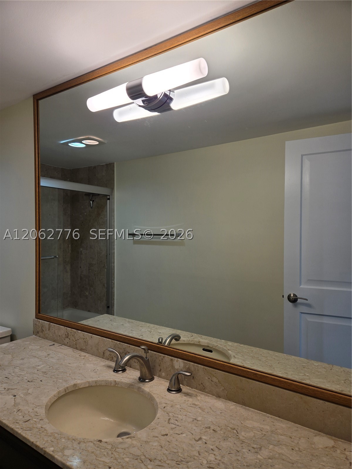 1800 Ne 114th St 911 Property Photo 4