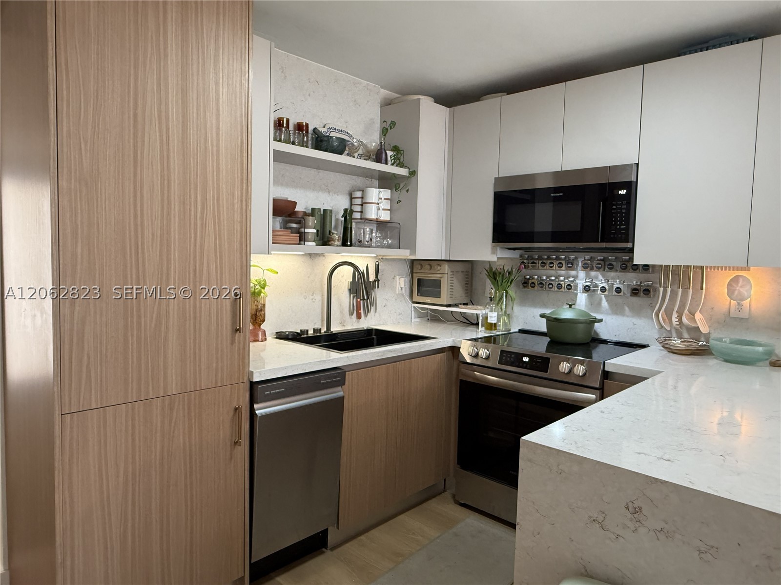 1666 West Ave 305 Property Photo 1