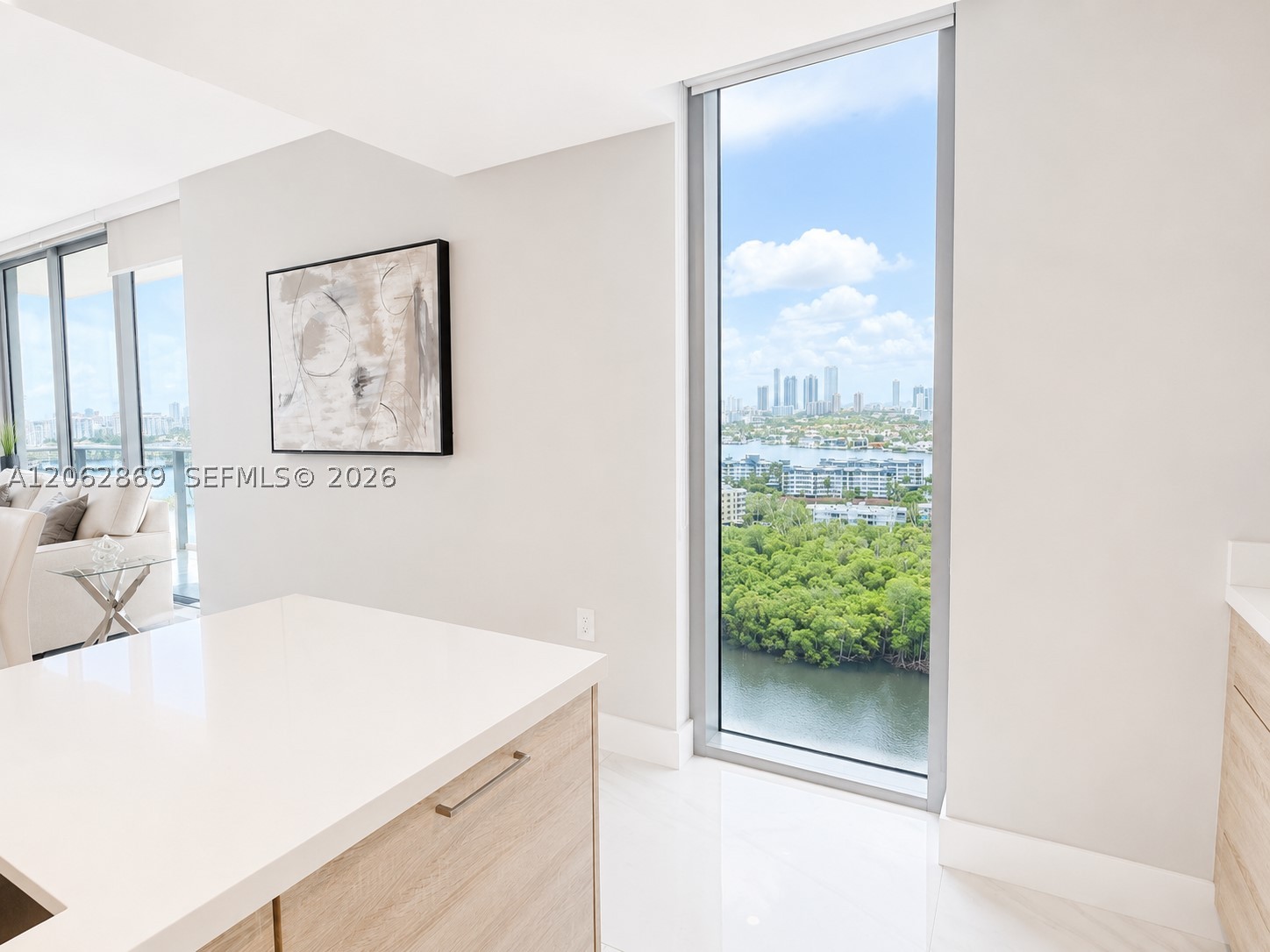 16385 Biscayne Blvd 2007 Property Photo 16