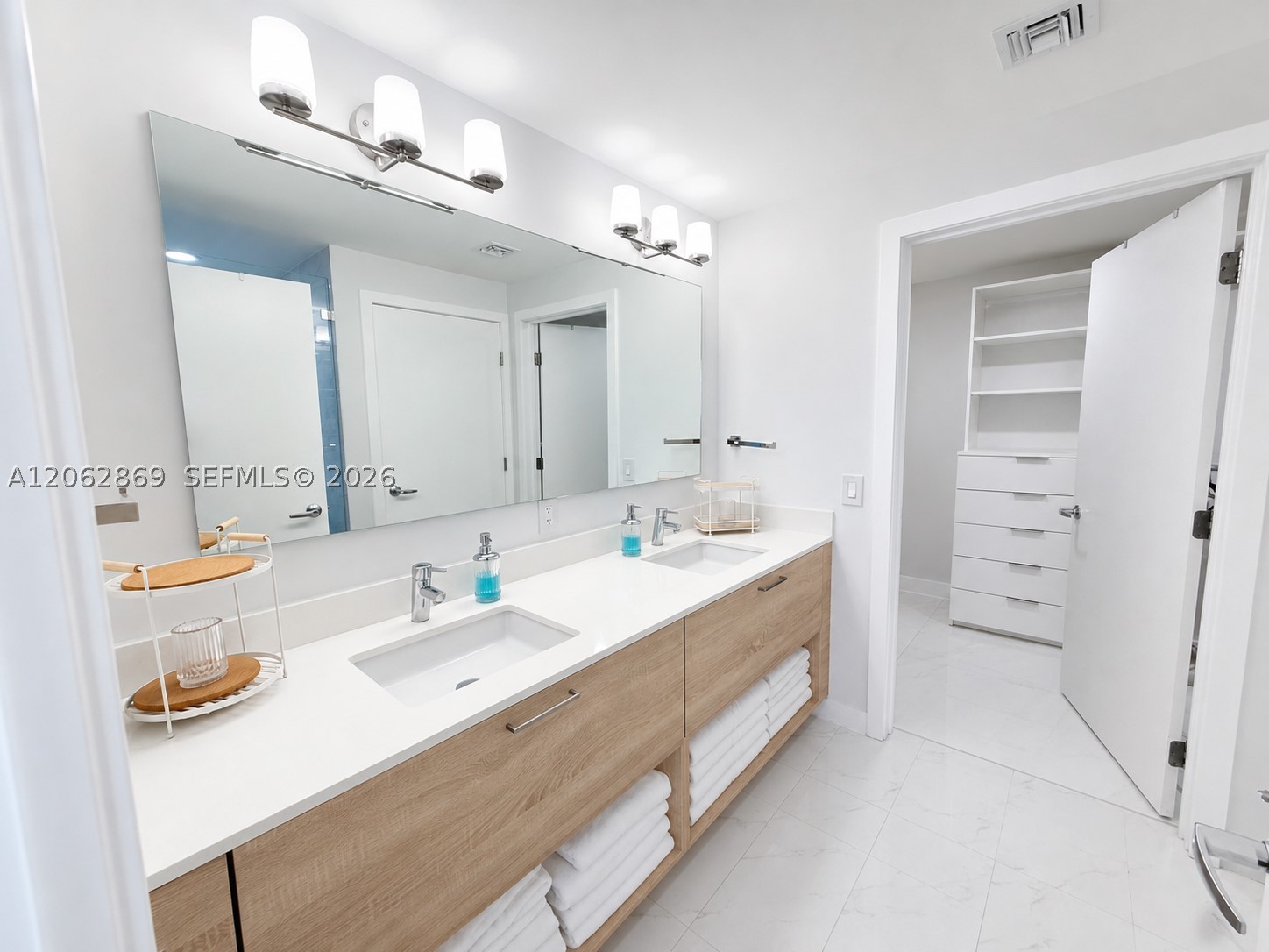 16385 Biscayne Blvd 2007 Property Photo 23
