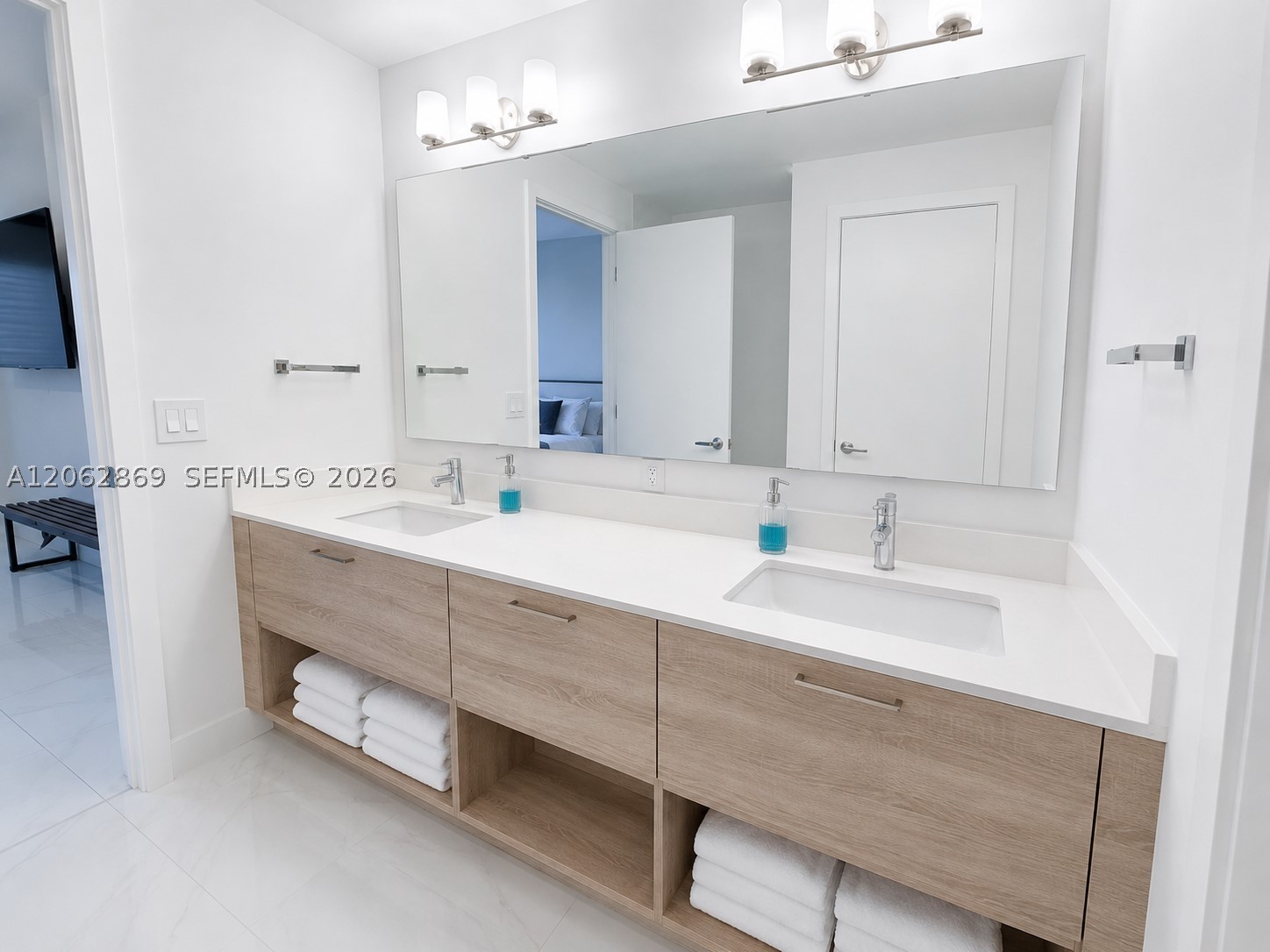 16385 Biscayne Blvd 2007 Property Photo 24