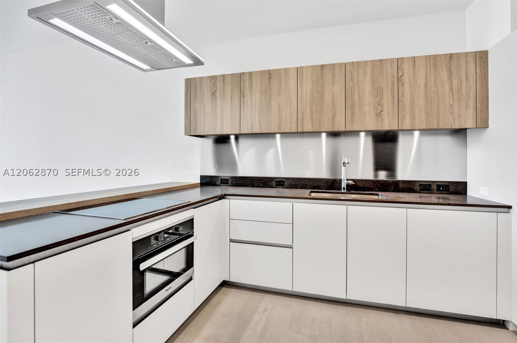 1000 Brickell Plaza 1904 Property Photo 3