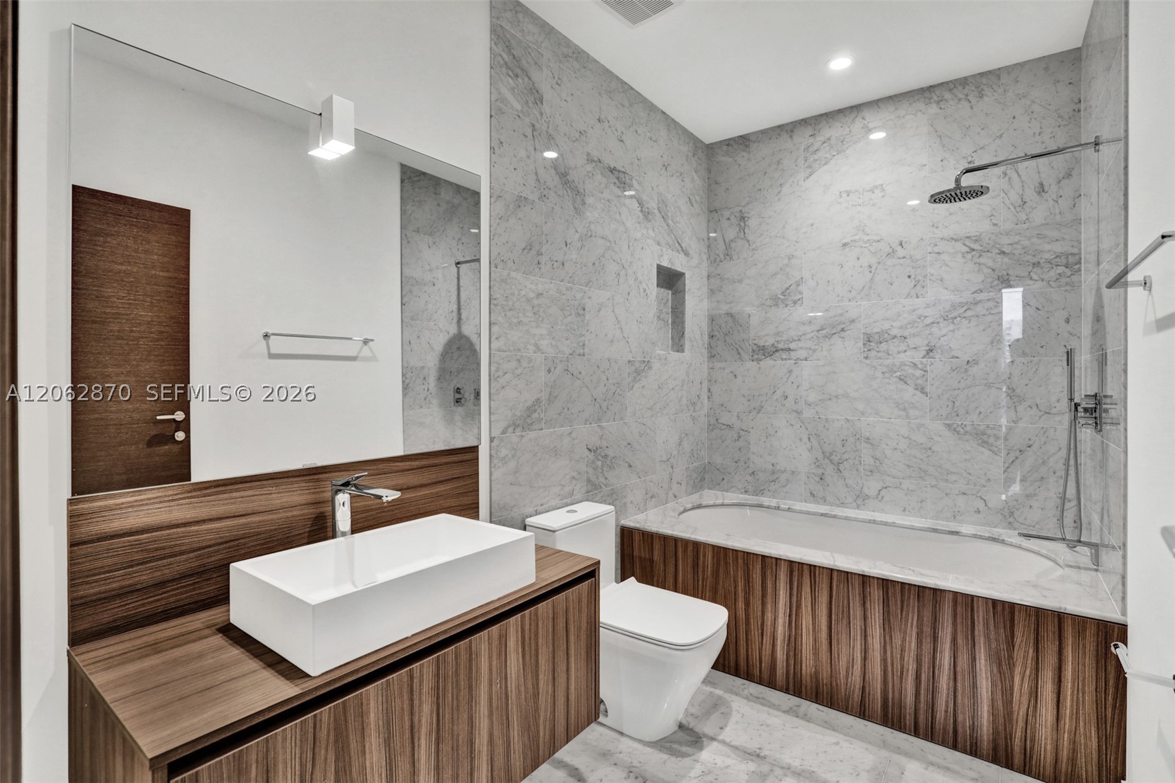 1000 Brickell Plaza 1904 Property Photo 7