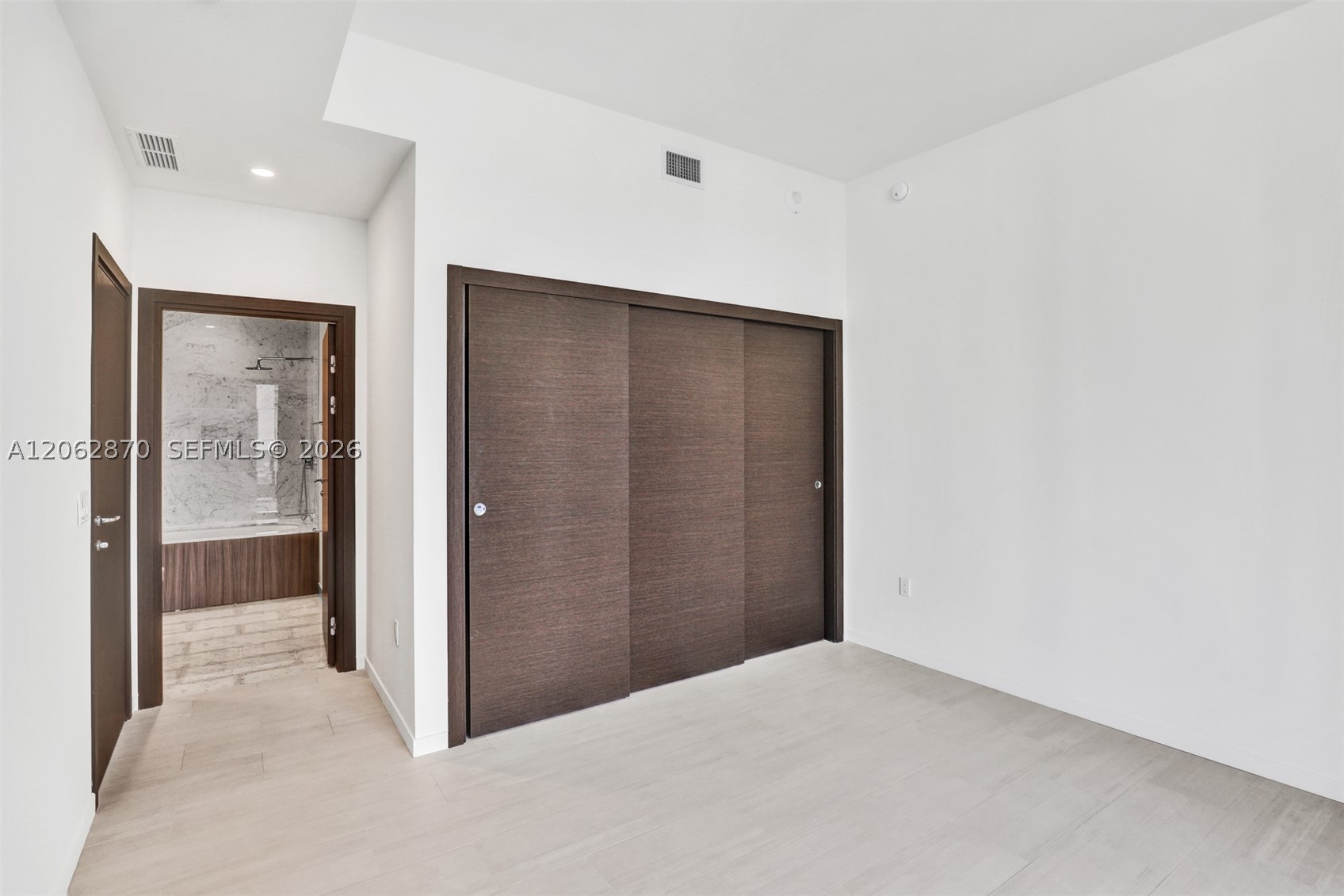 1000 Brickell Plaza 1904 Property Photo 9