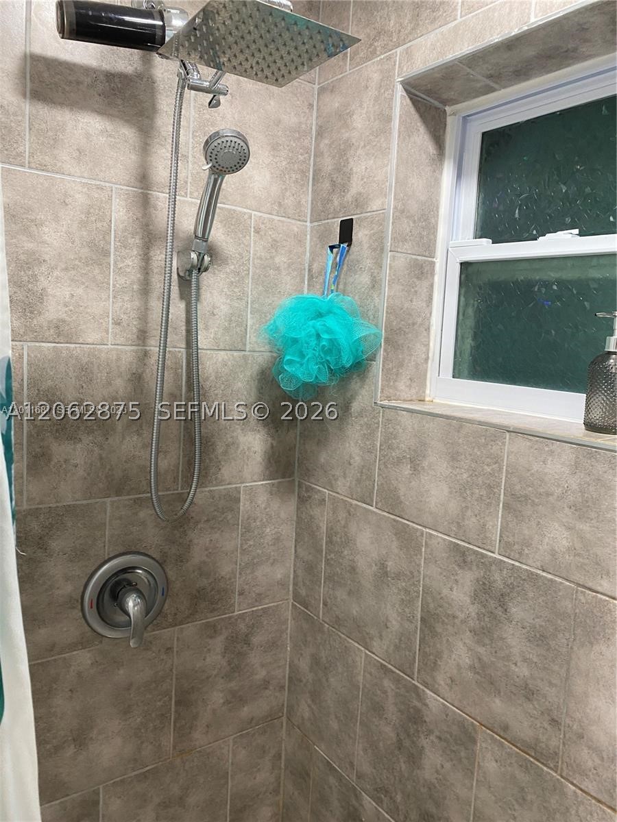 7761 Nw 42nd Pl Property Photo 8