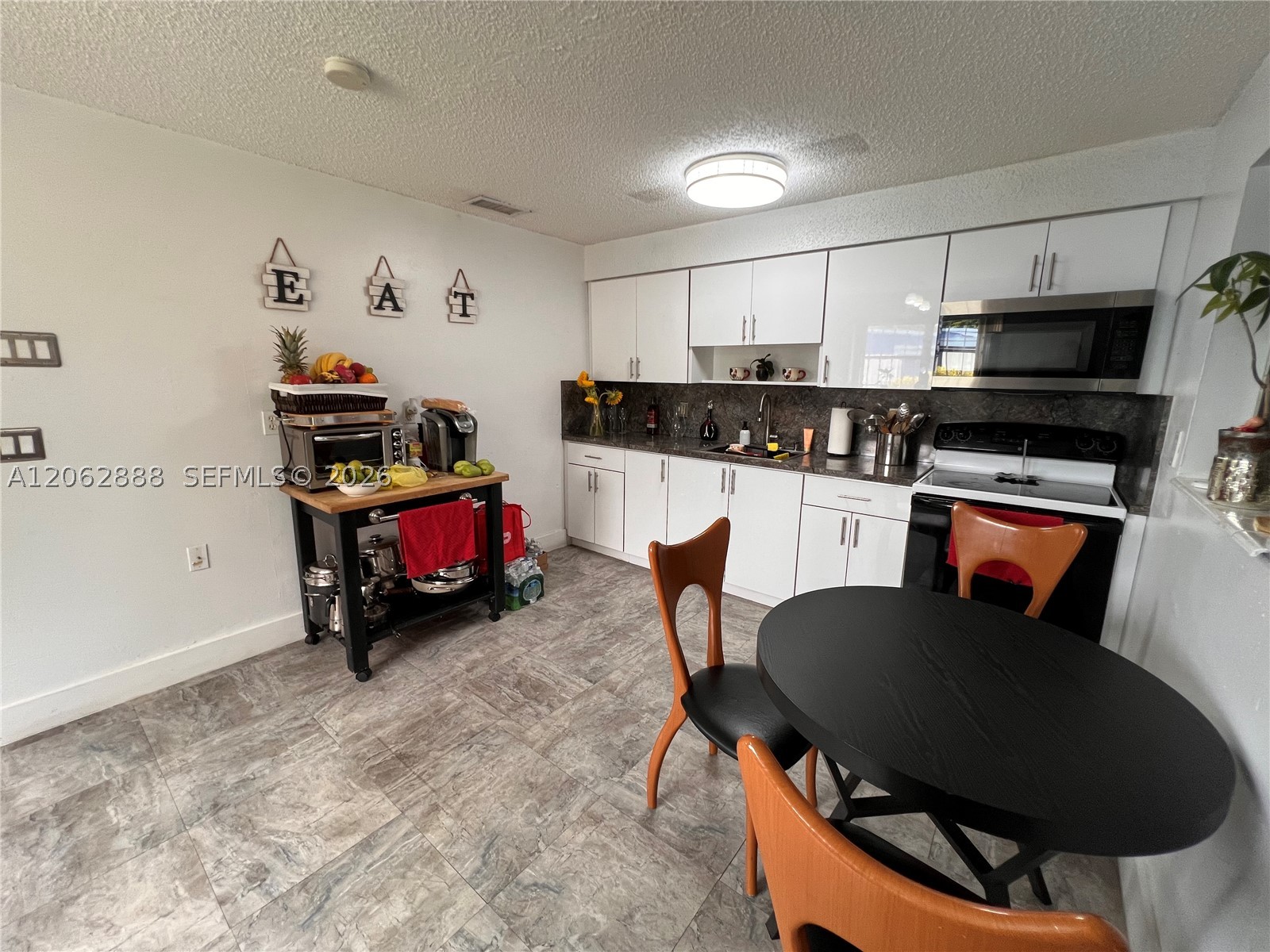 12510 W Golf Dr Property Photo 5