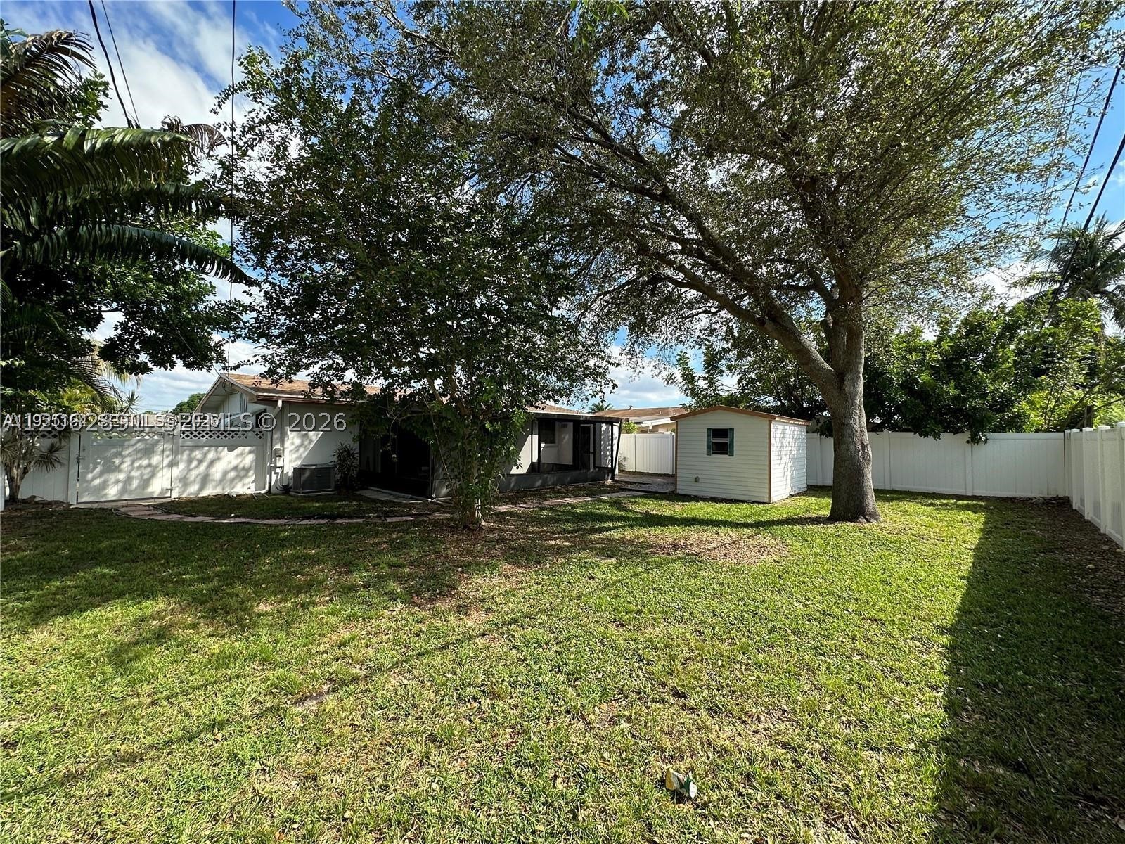7880 Nw 11th St 0 Property Photo 7