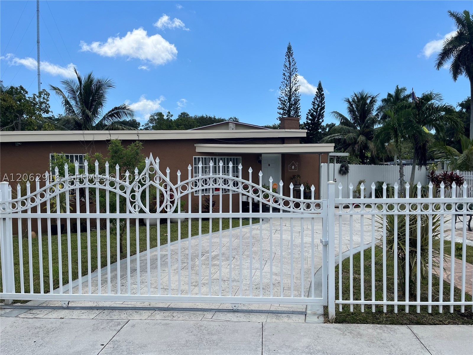 101 Miami Gardens Rd 101 Property Photo 5