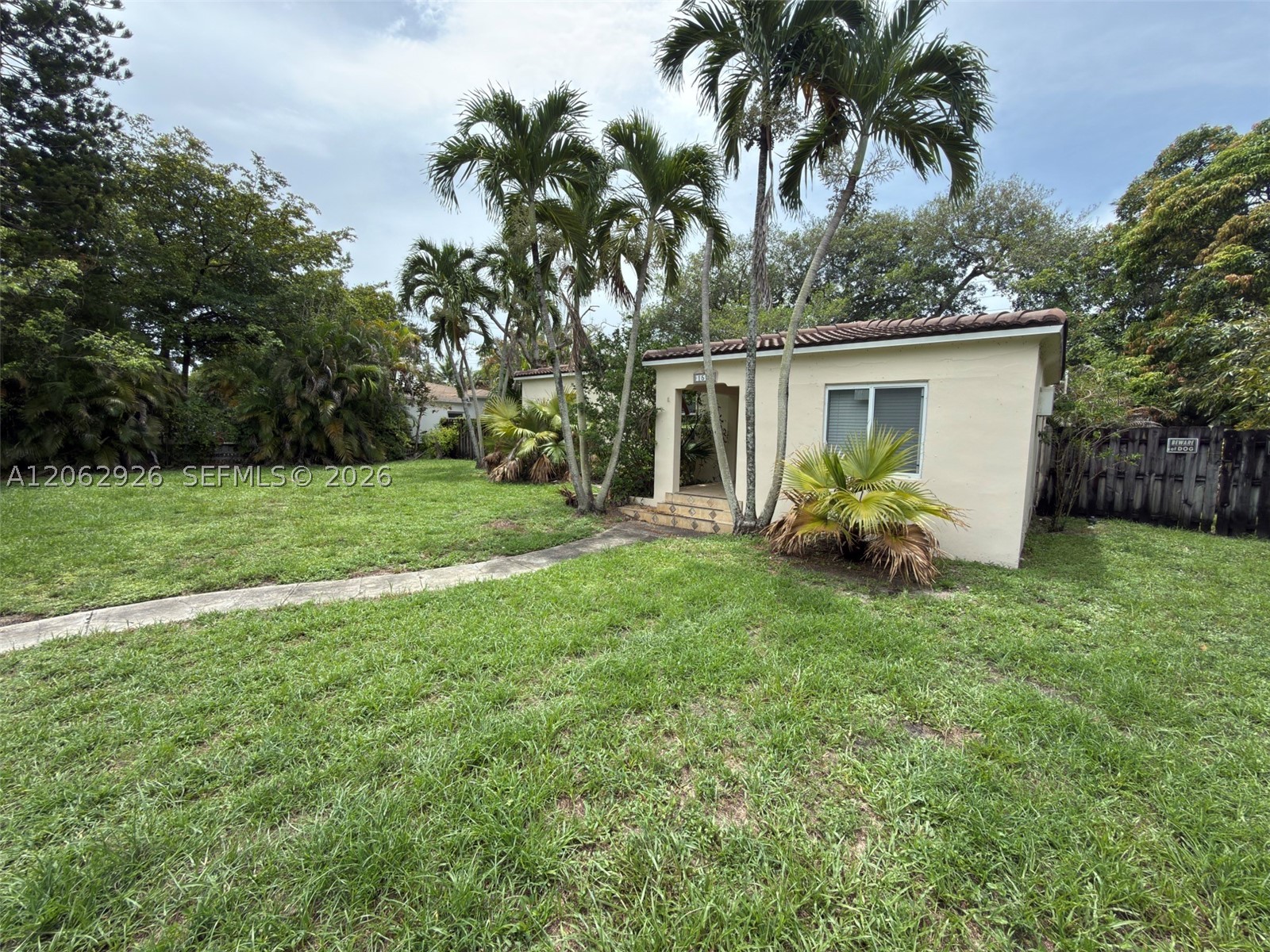 1510 Dewey St Property Photo 2
