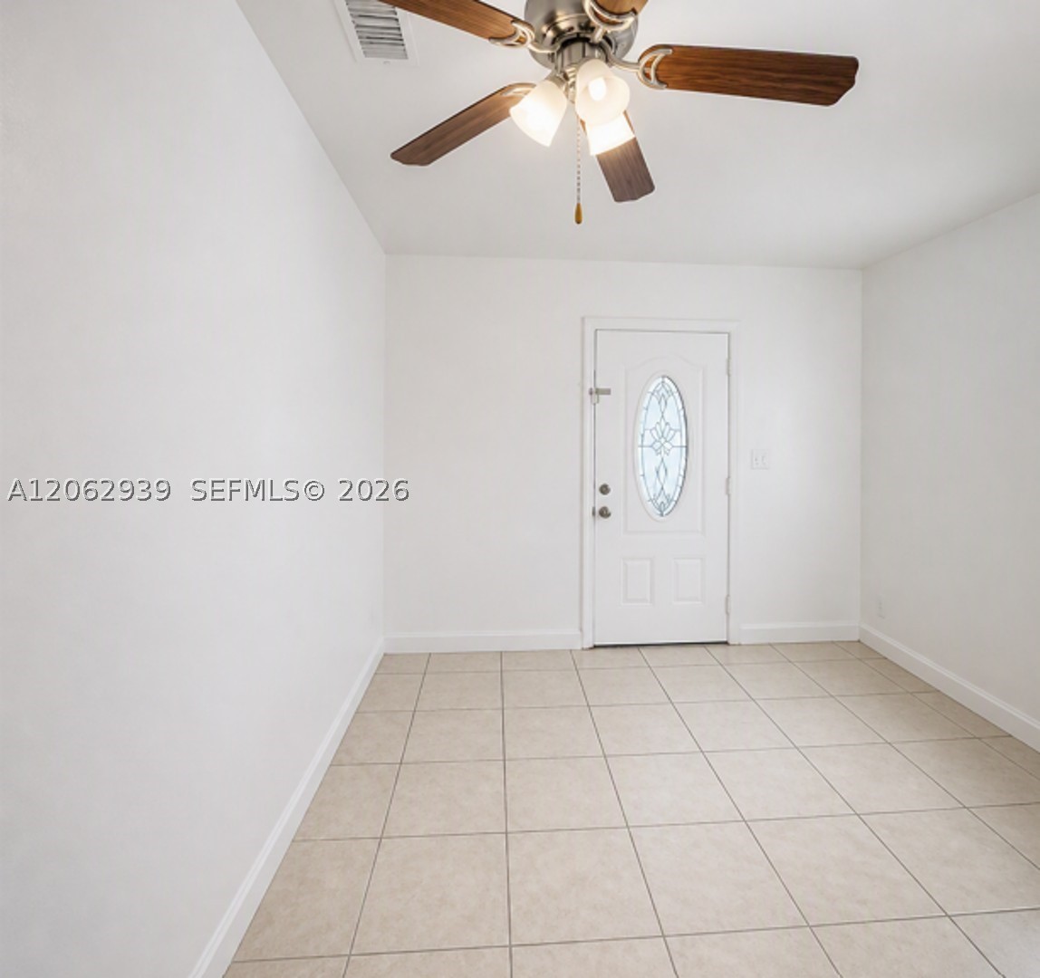 A12062939 Property Photo 5