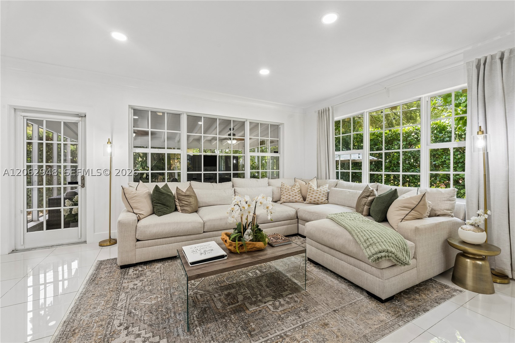 420 Aledo Ave Property Photo 6