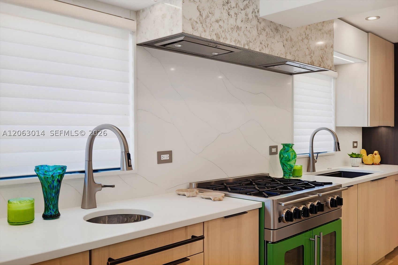A12063014 Property Photo 22