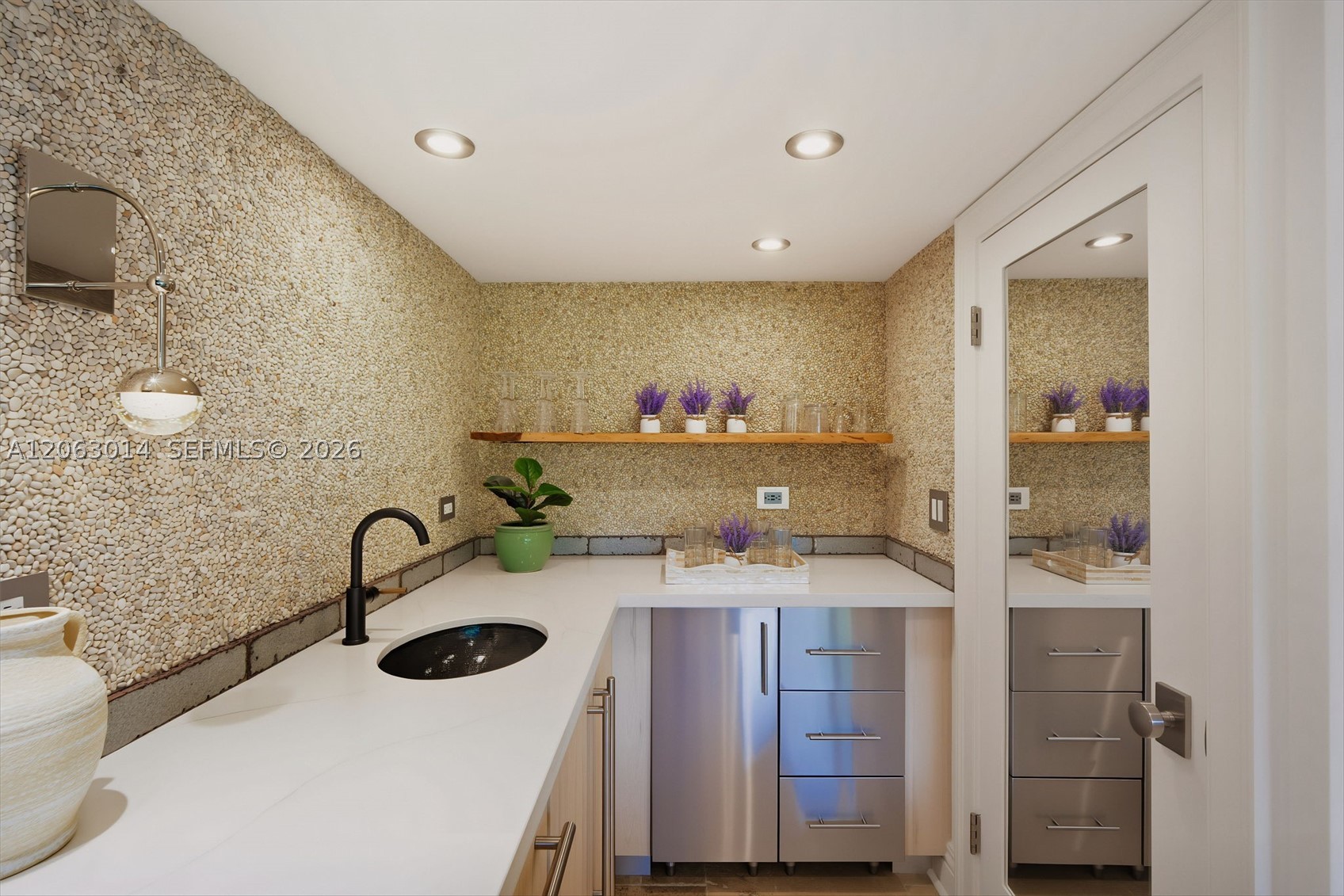 A12063014 Property Photo 38