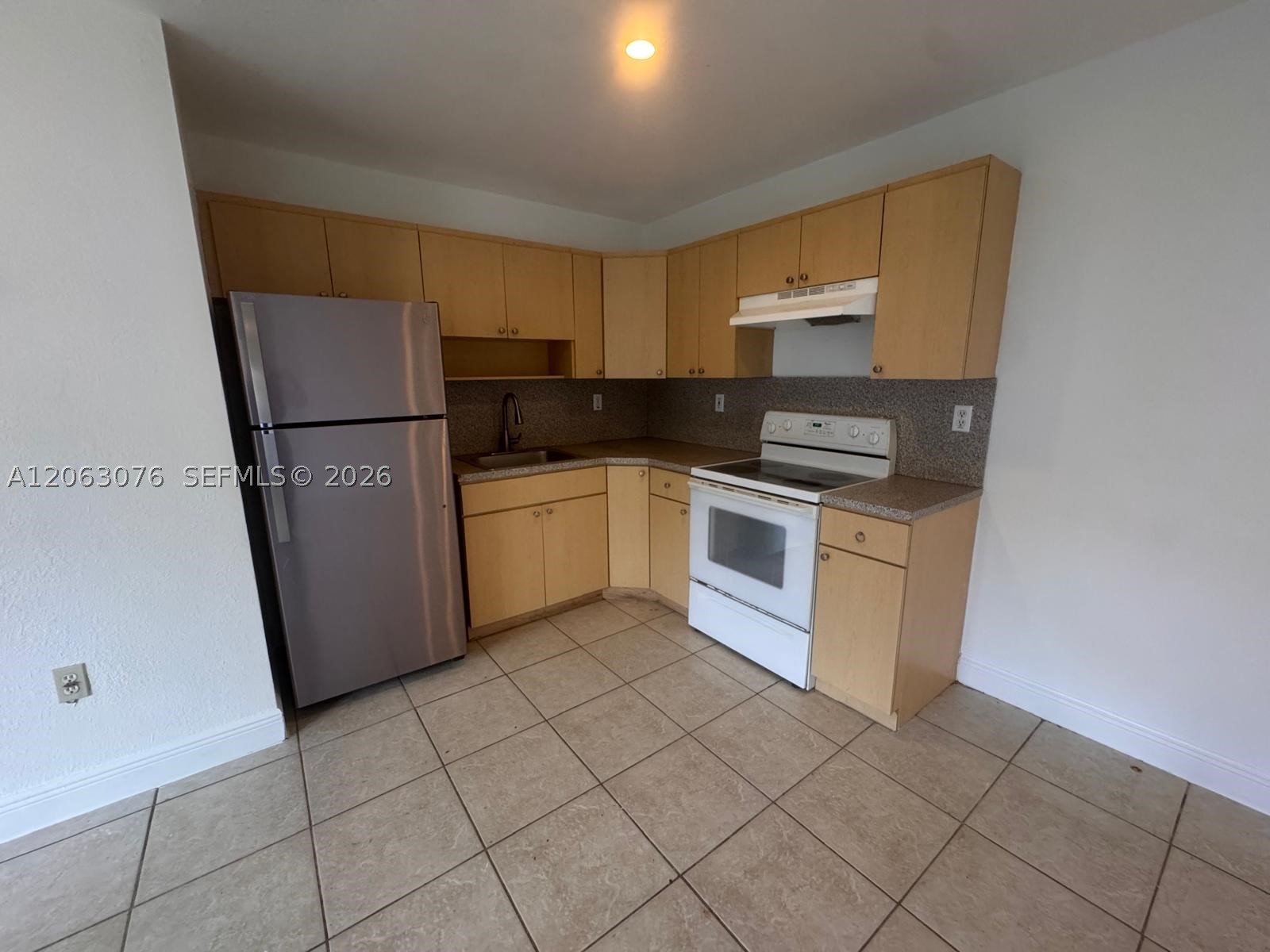 3342 Nw 9th Ave 3344 Property Photo 2