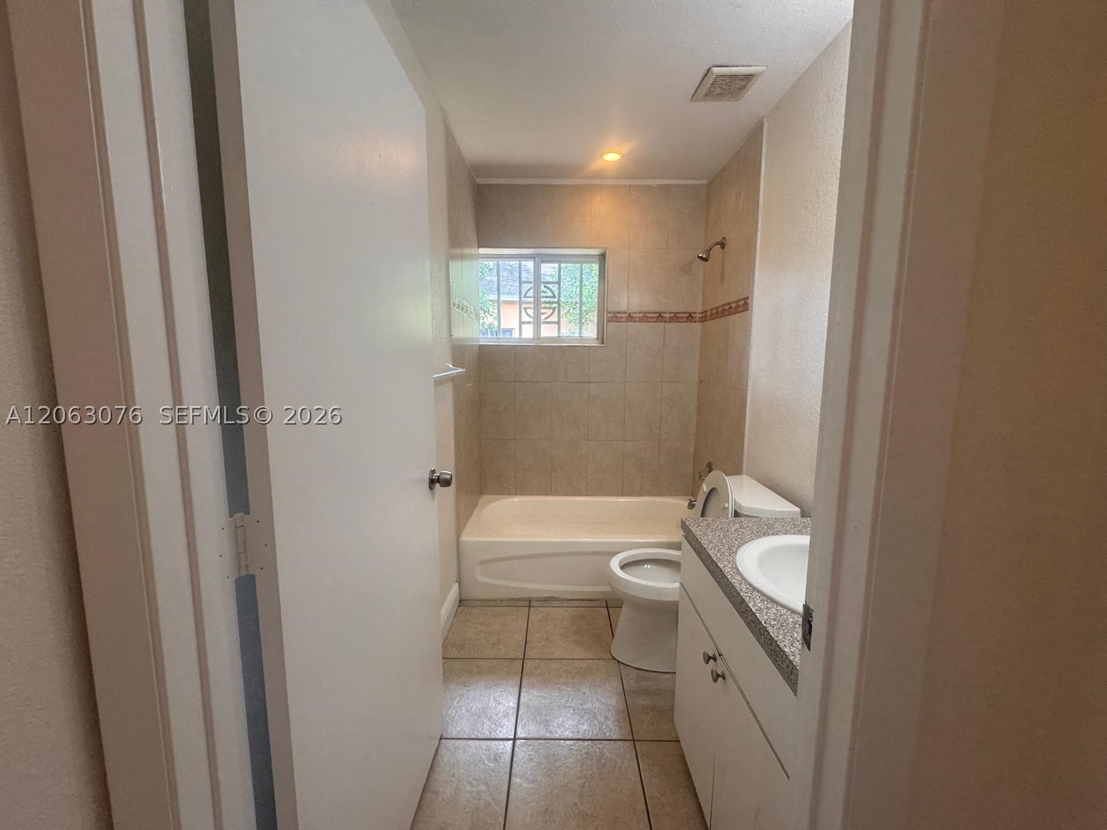 3342 Nw 9th Ave 3344 Property Photo 6