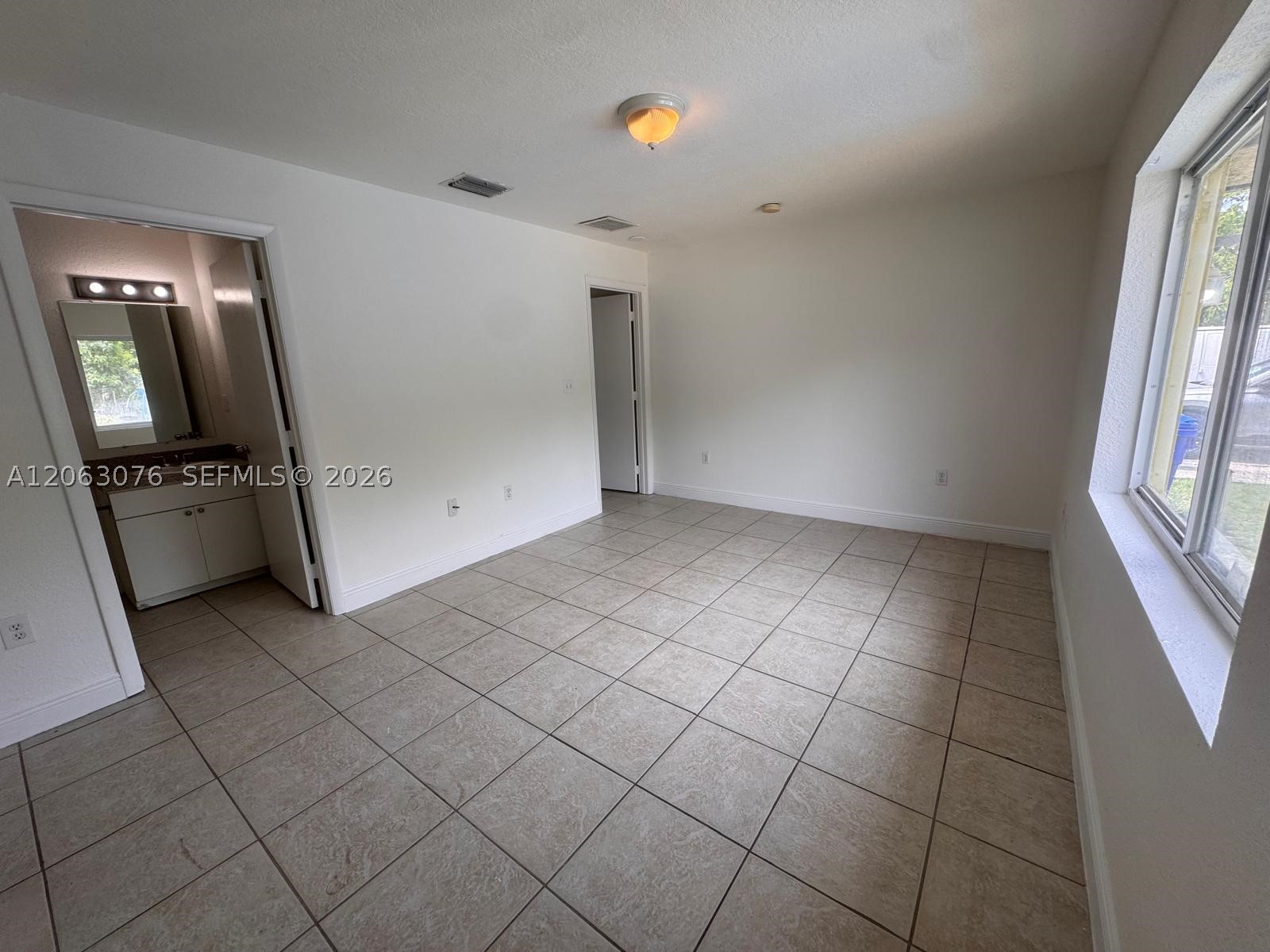3342 Nw 9th Ave 3344 Property Photo 20
