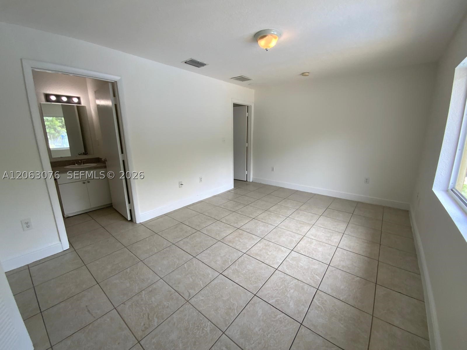 3342 Nw 9th Ave 3344 Property Photo 23