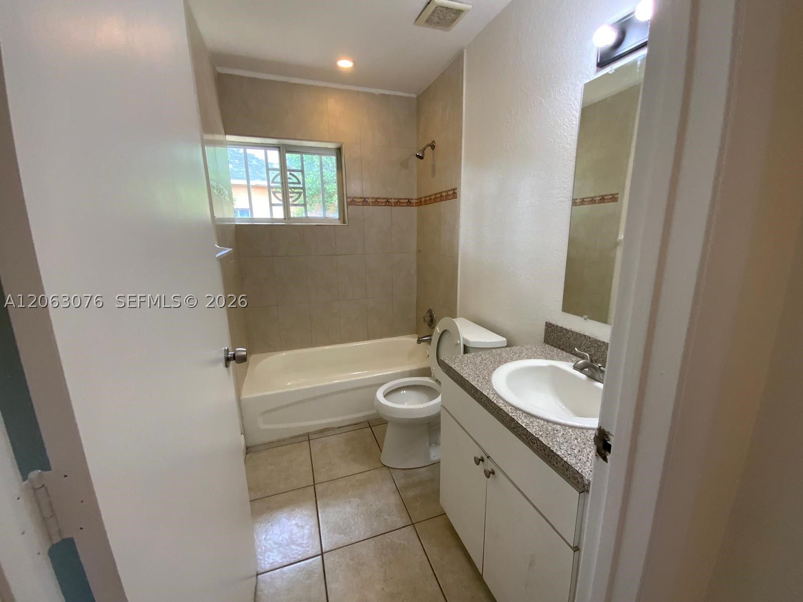 3342 Nw 9th Ave 3344 Property Photo 33